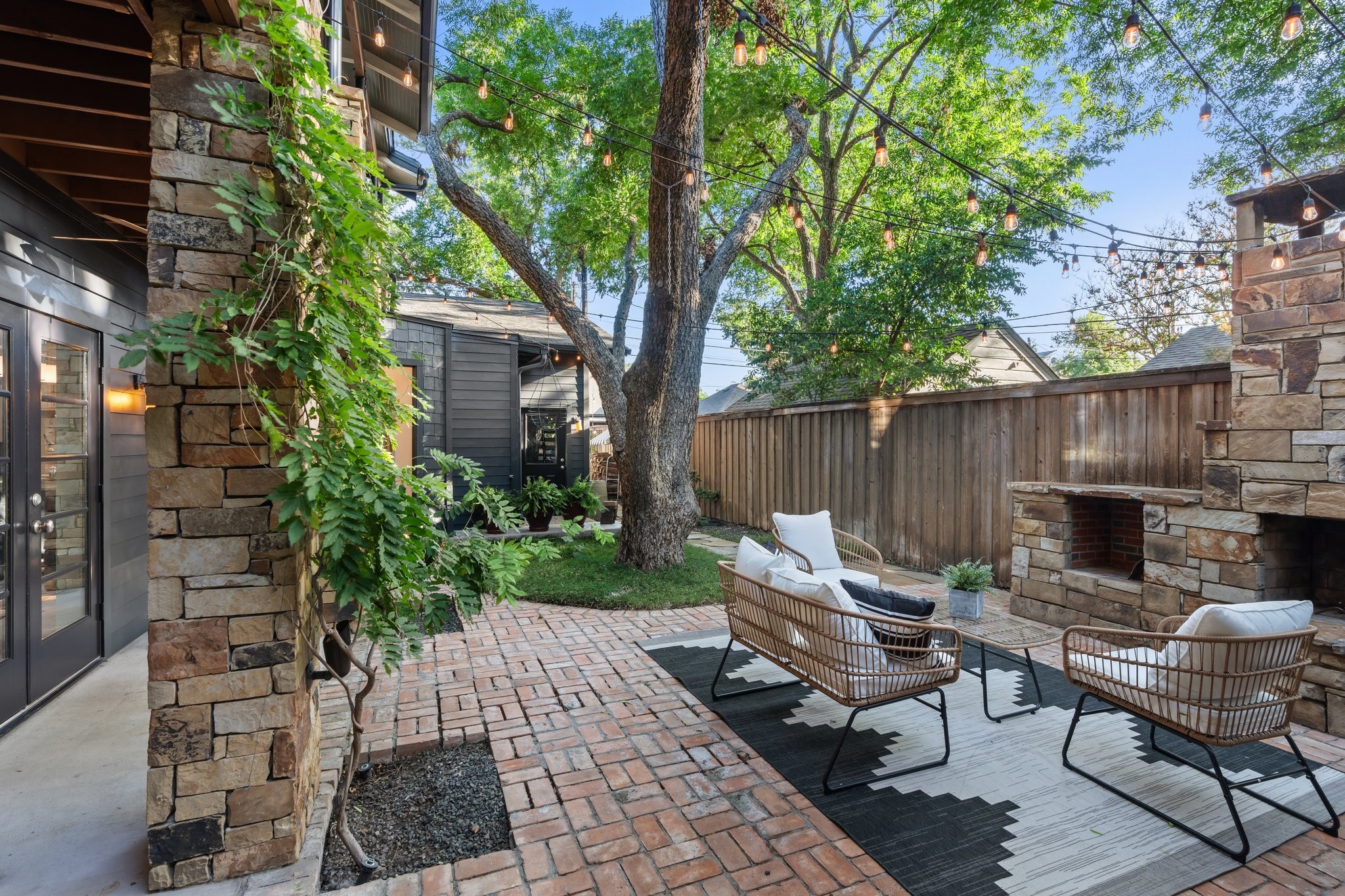 4818 W Hanover Avenue