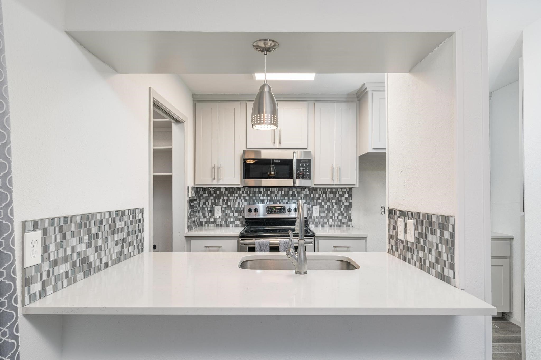 1108 Riverchase Lane 202