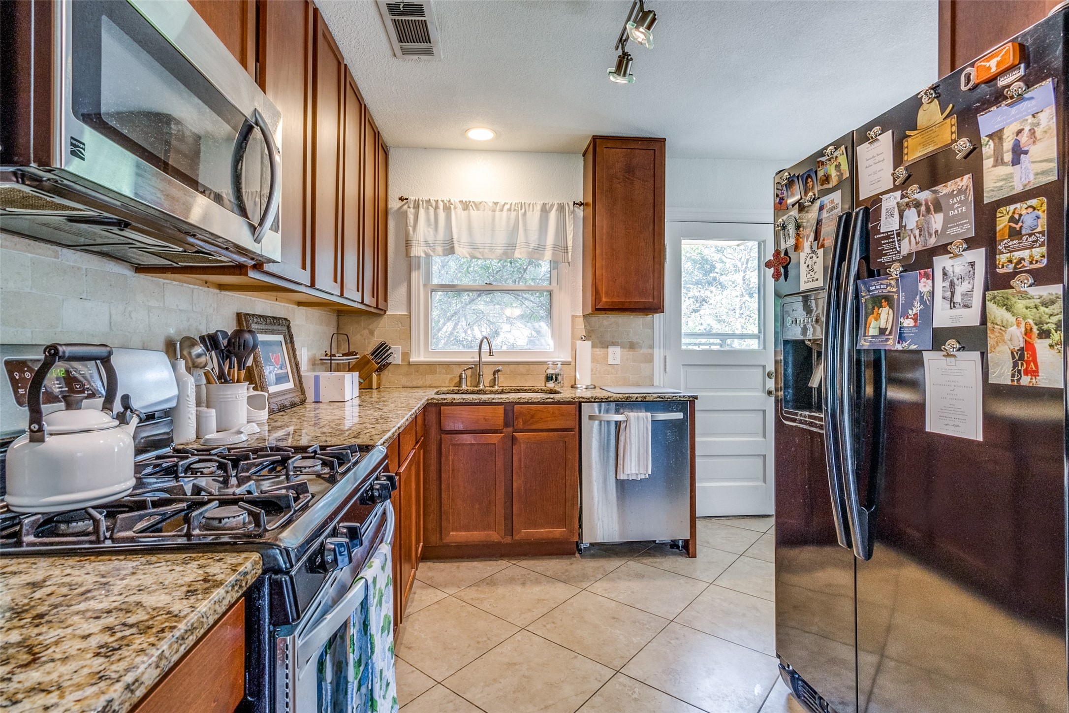 3732 Seguin Drive