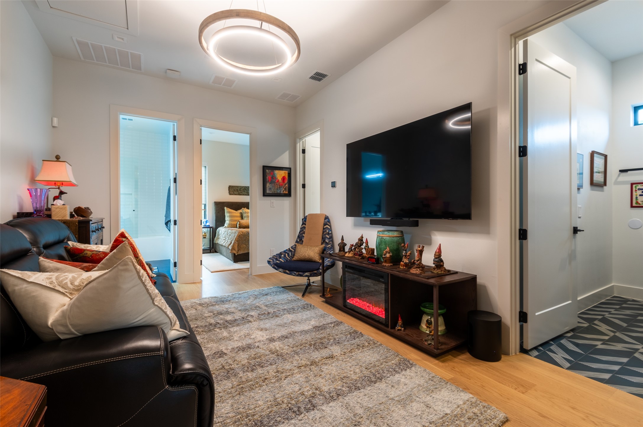 5139 Vandelia Street