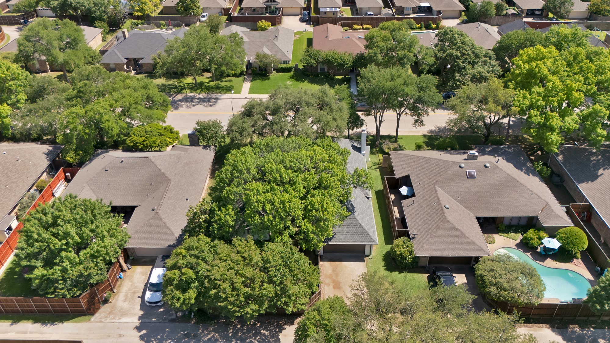 9943 Chimney Hill Lane