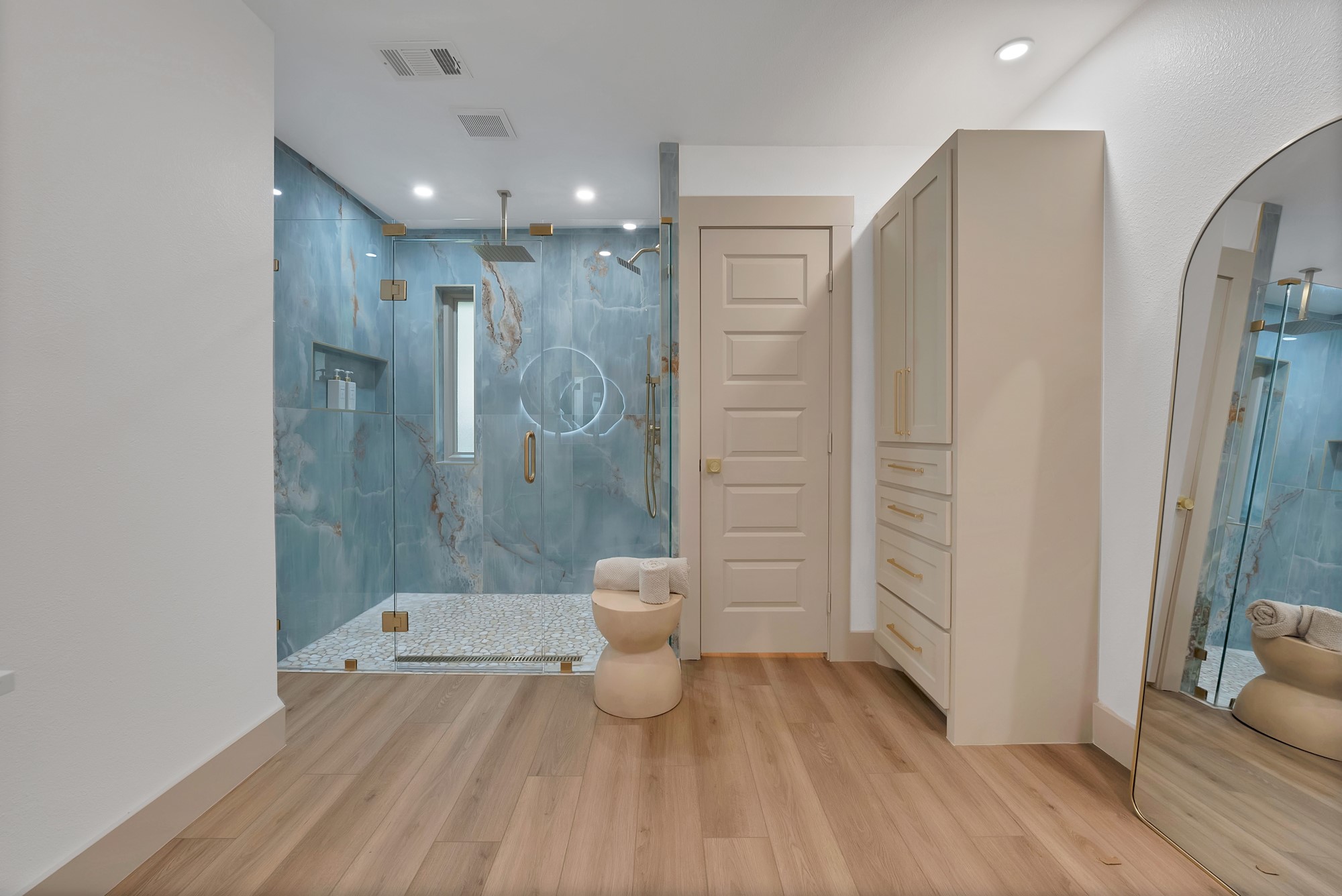 9943 Chimney Hill Lane