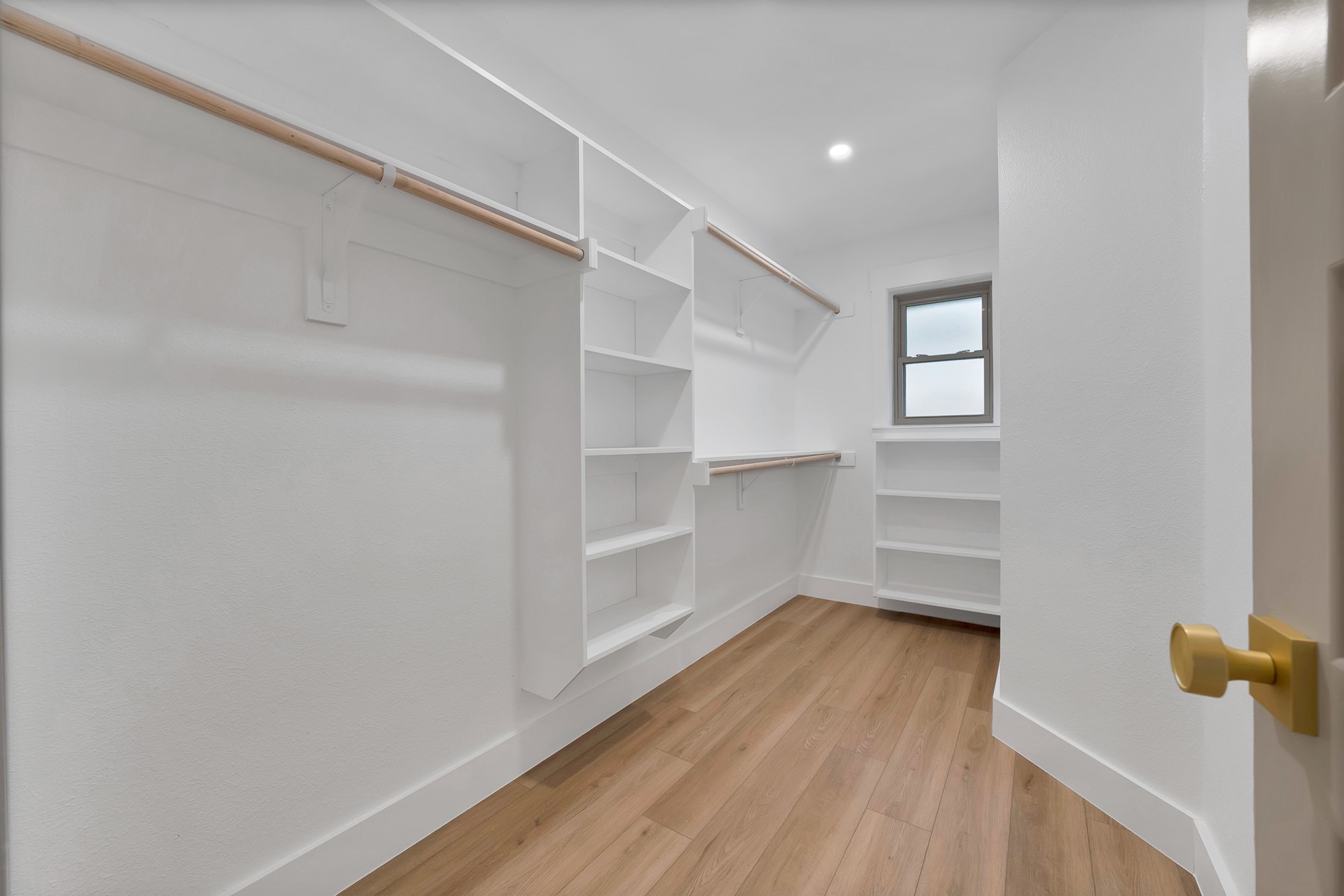 9943 Chimney Hill Lane