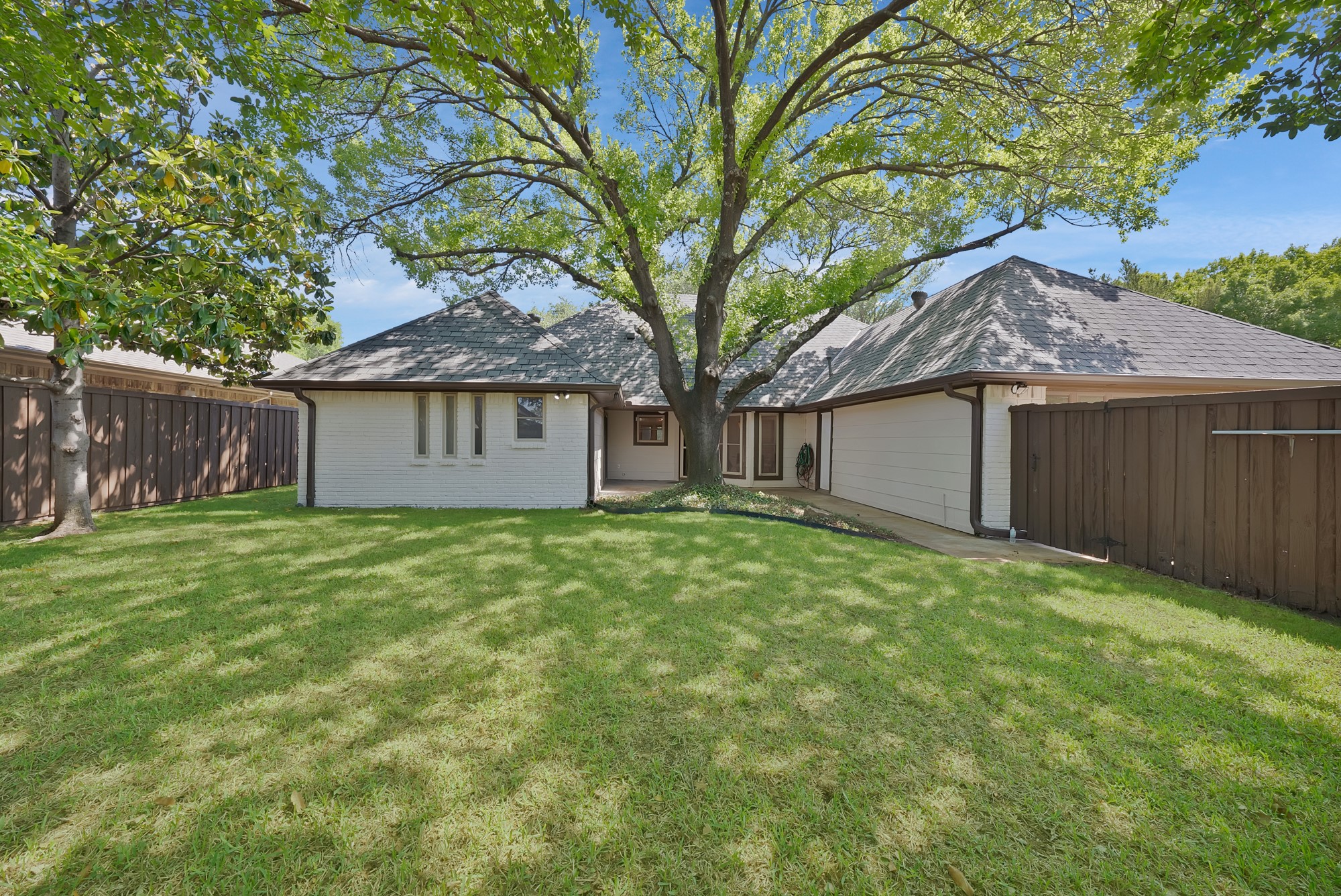 9943 Chimney Hill Lane