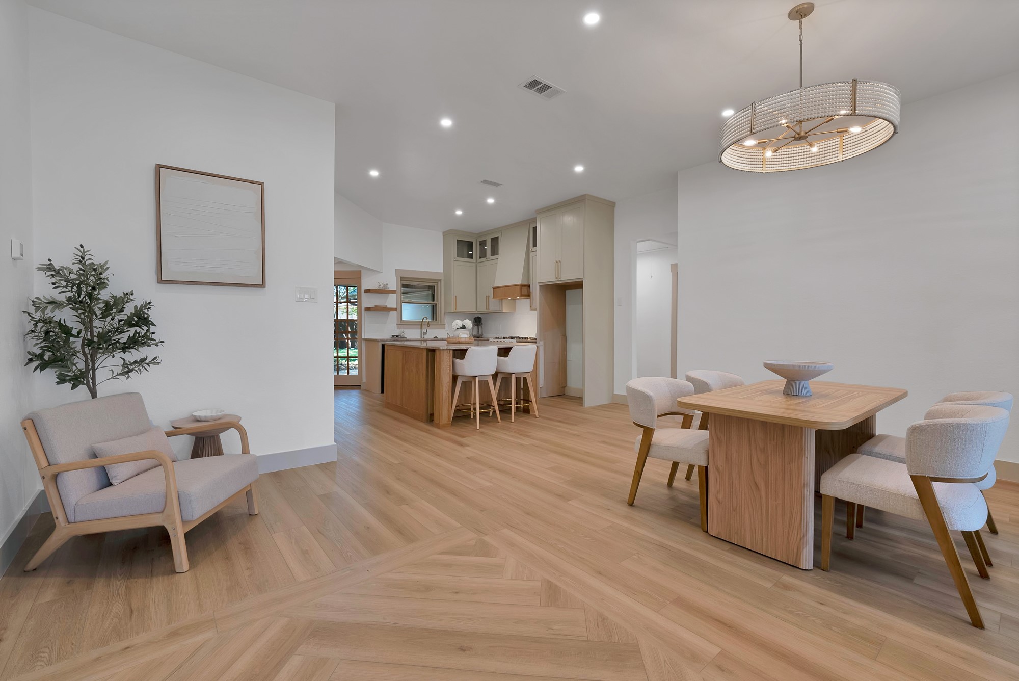 9943 Chimney Hill Lane