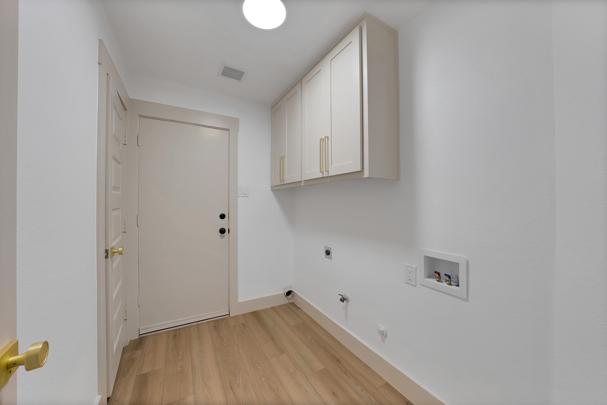 9943 Chimney Hill Lane