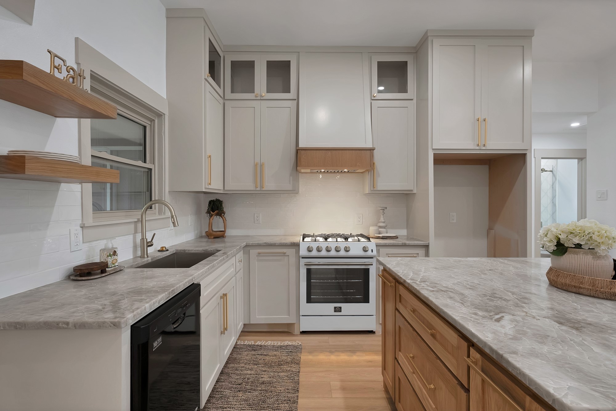 9943 Chimney Hill Lane