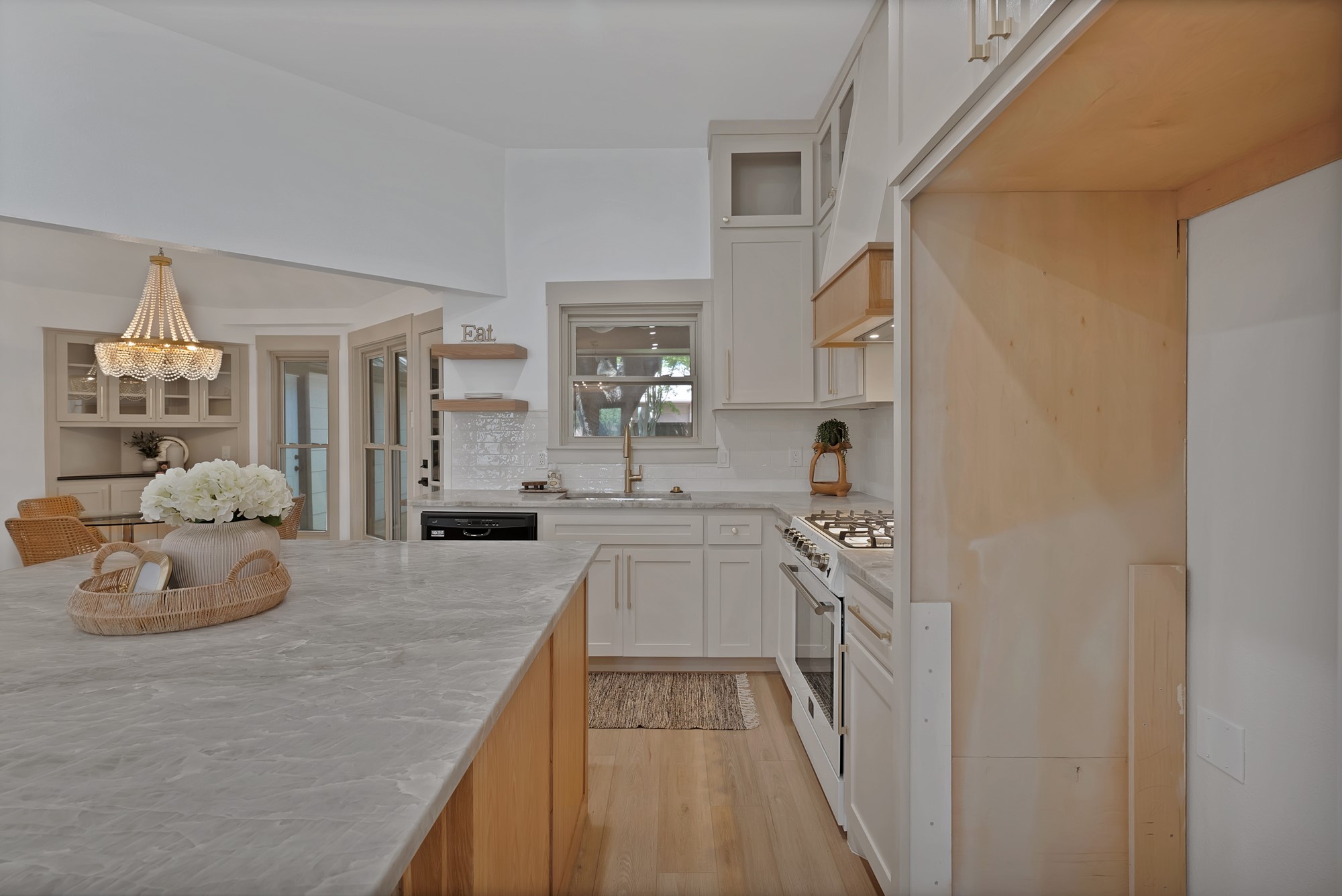 9943 Chimney Hill Lane