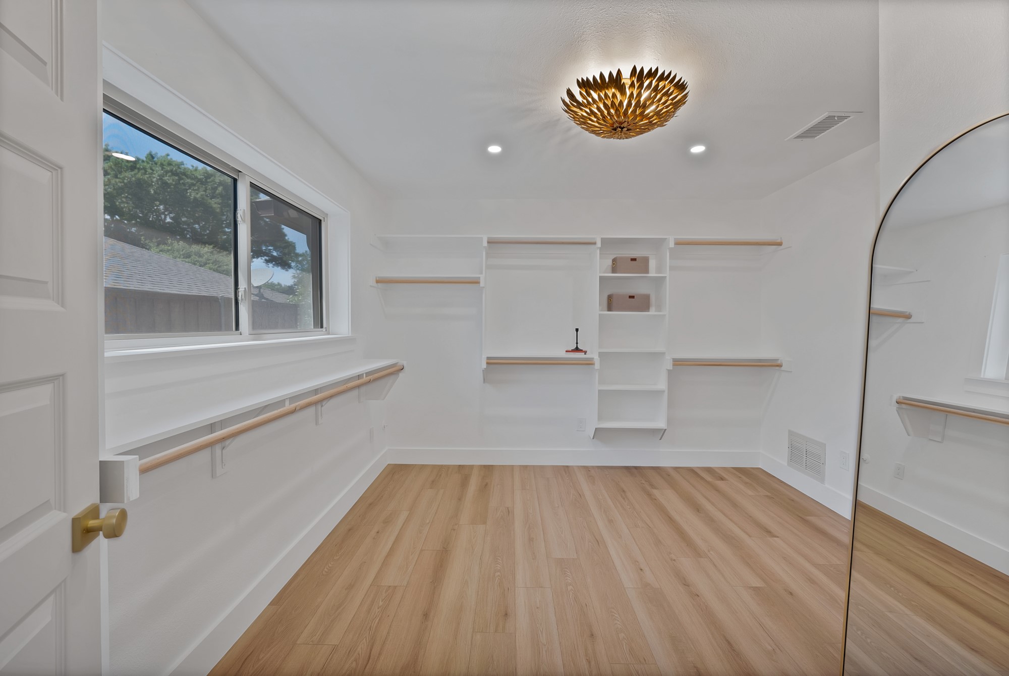 9943 Chimney Hill Lane