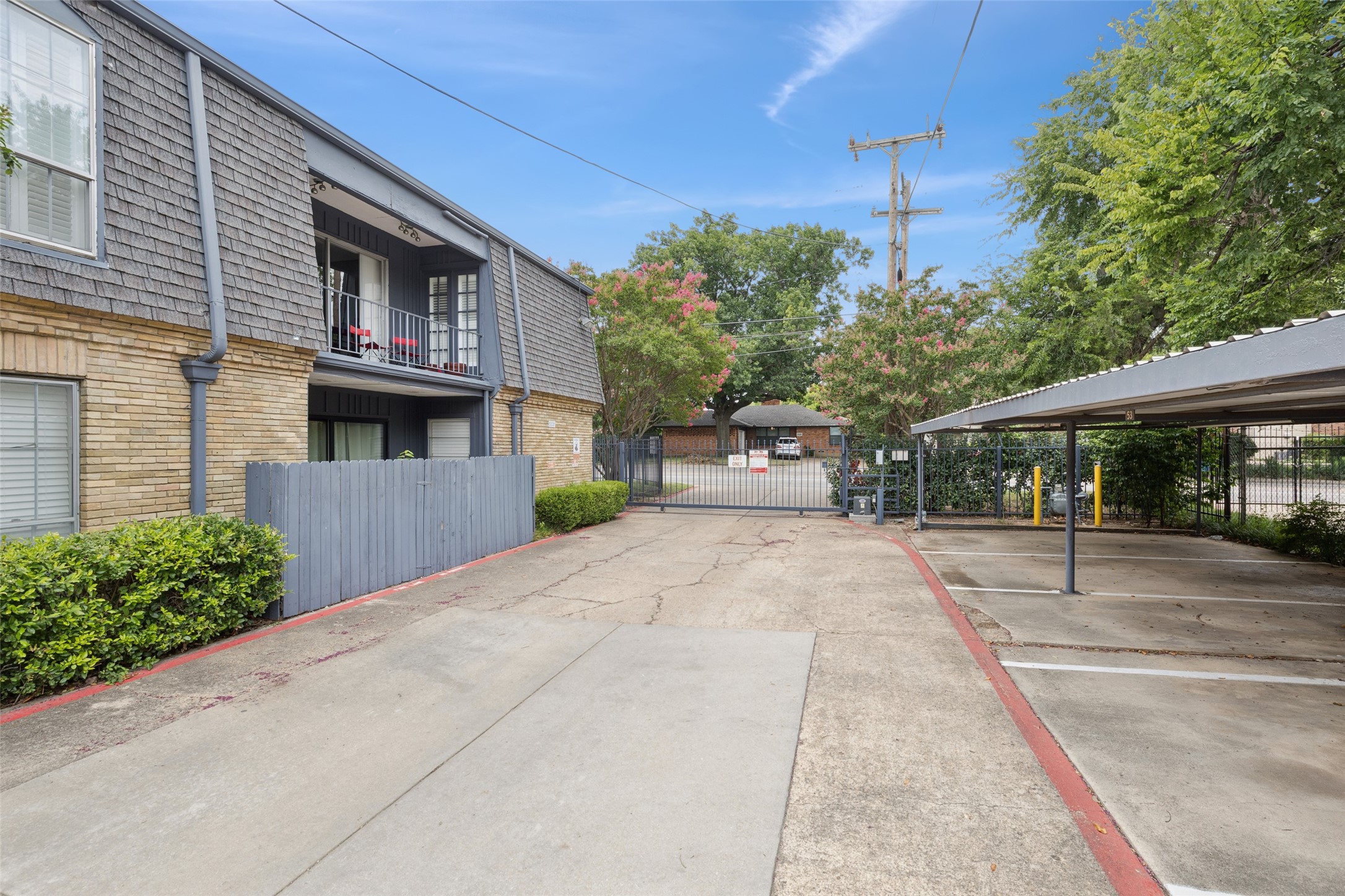 5031 Cedar Springs Road 202