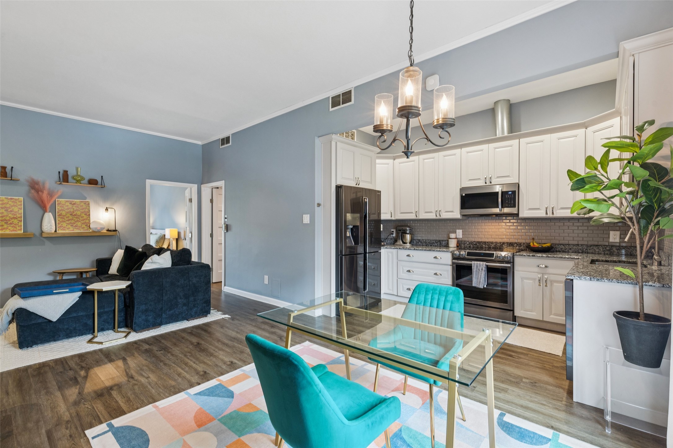 5031 Cedar Springs Road 202