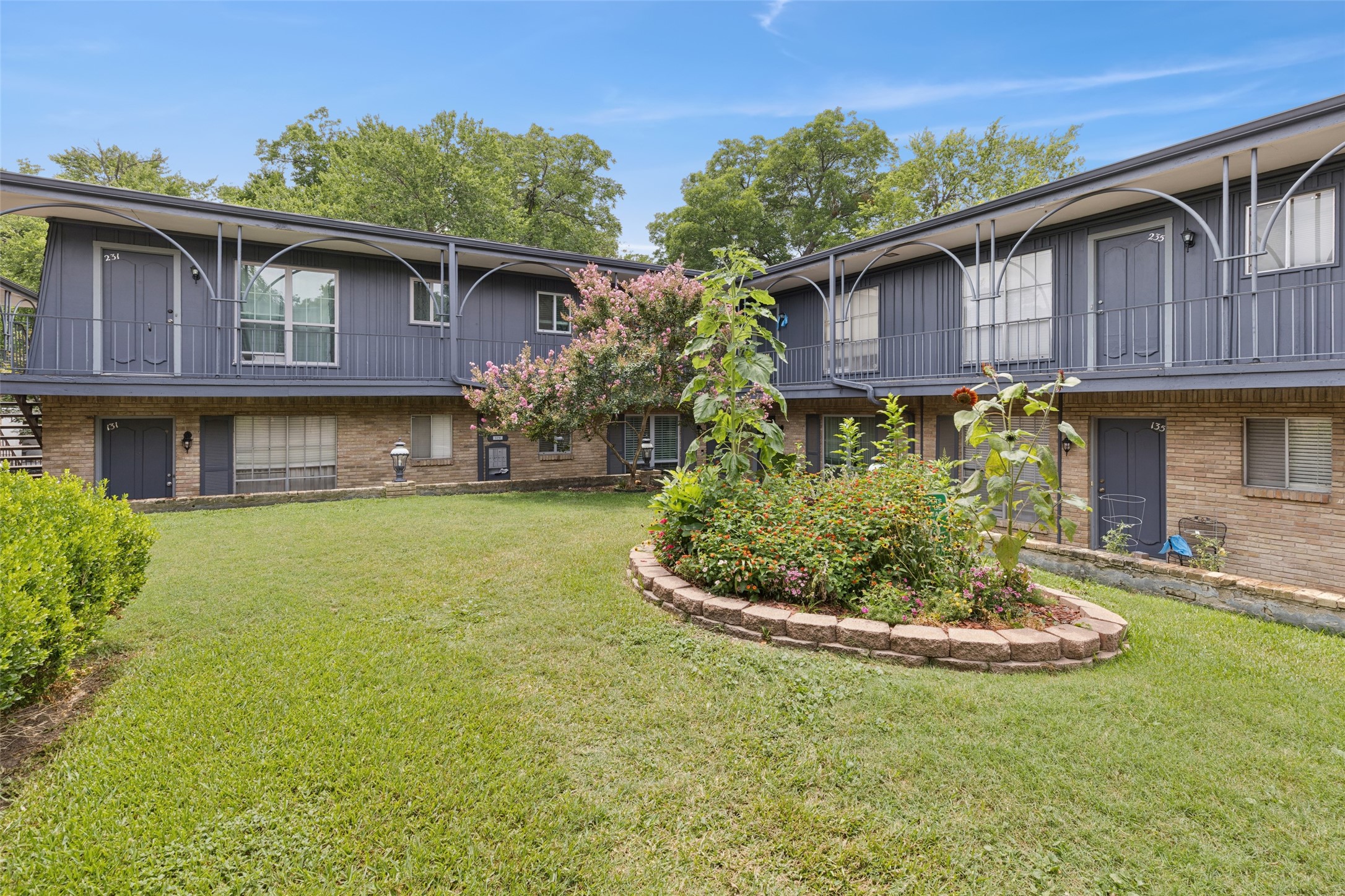 5031 Cedar Springs Road 202