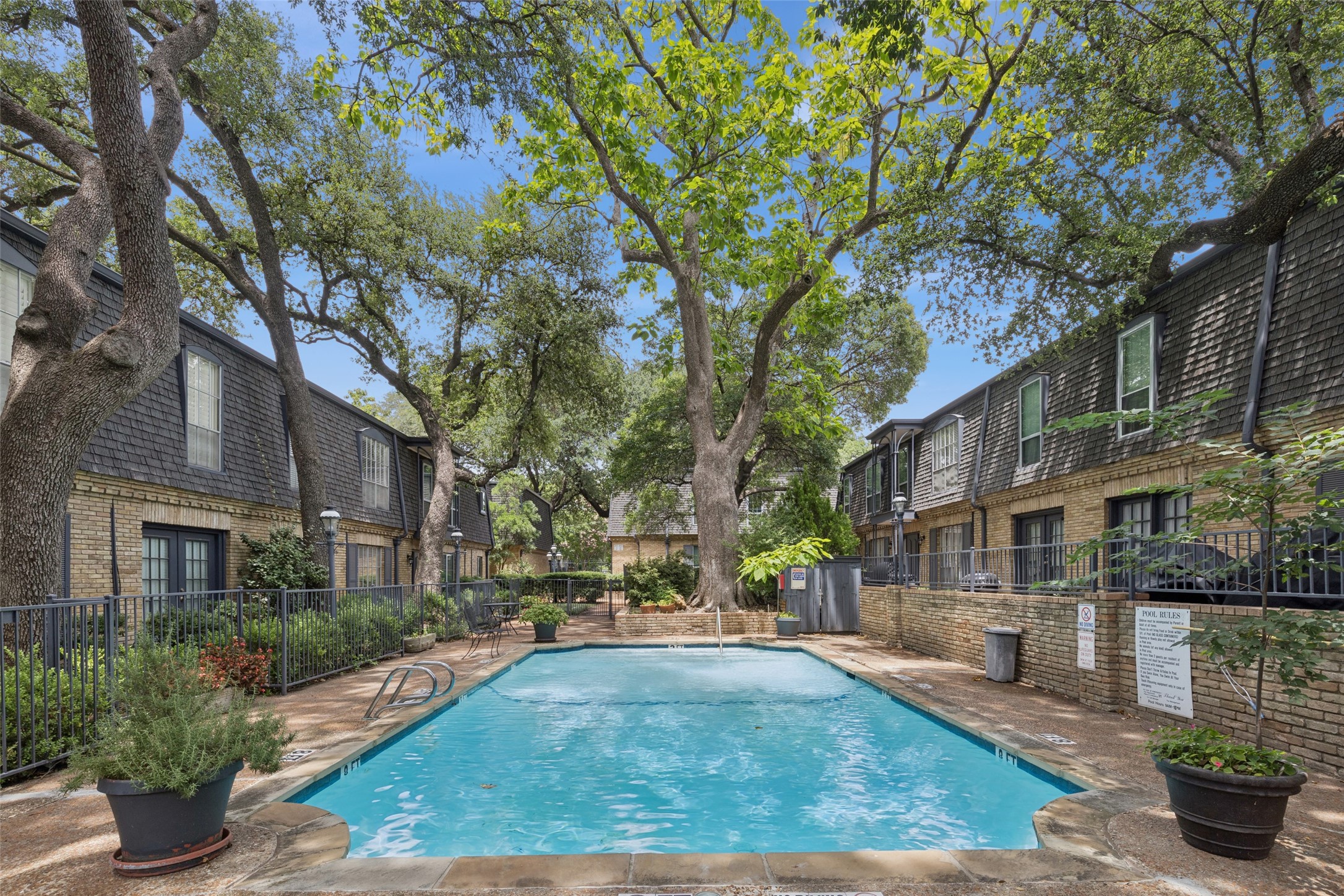 5031 Cedar Springs Road 202