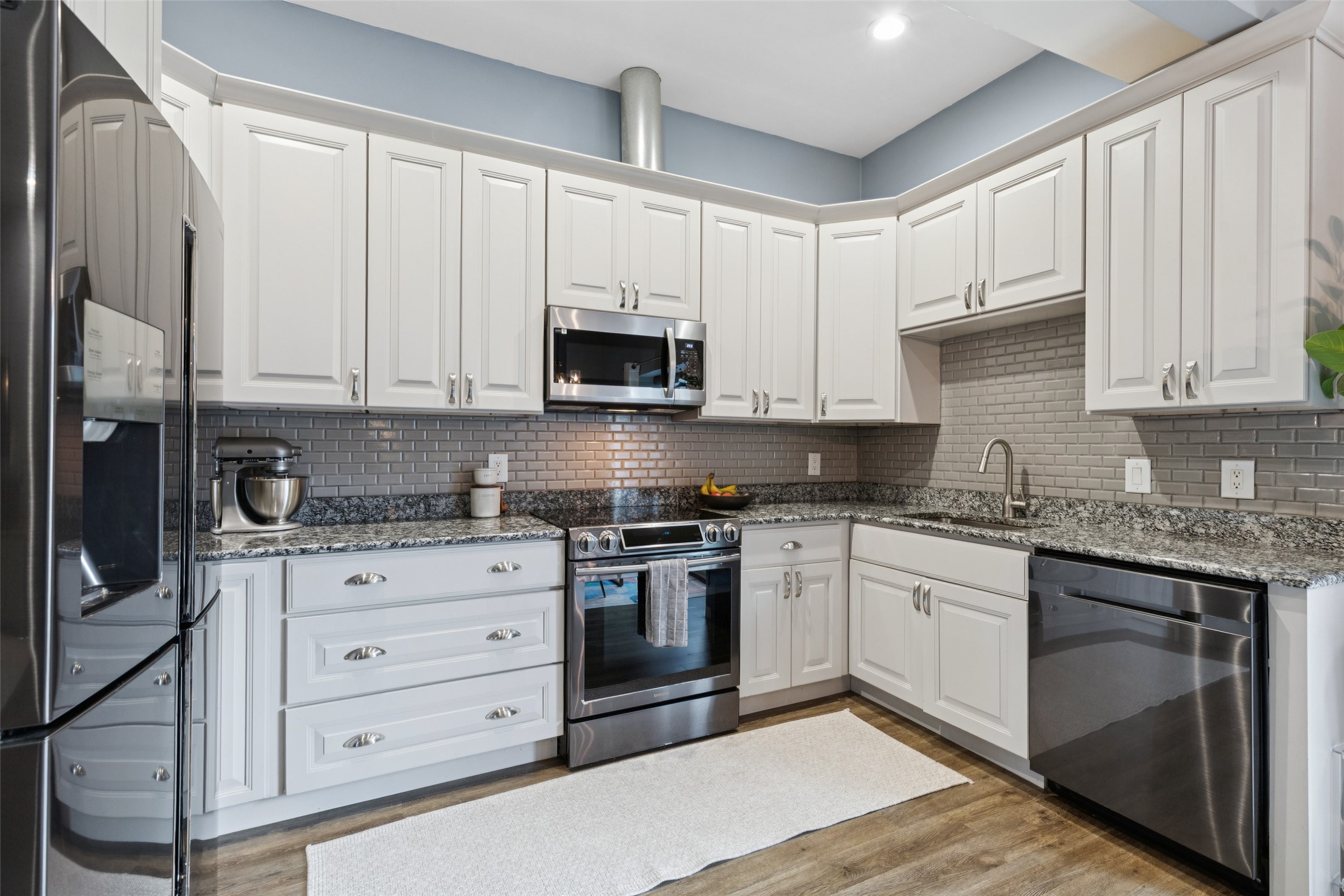 5031 Cedar Springs Road 202