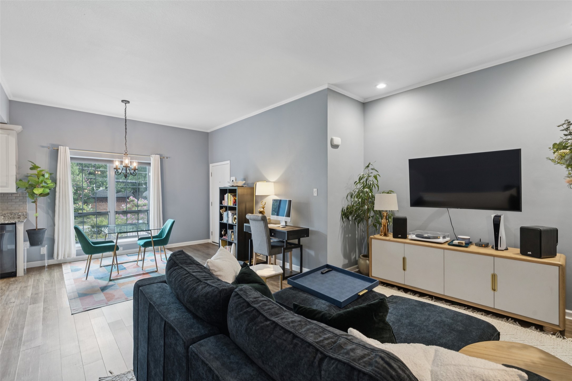 5031 Cedar Springs Road 202