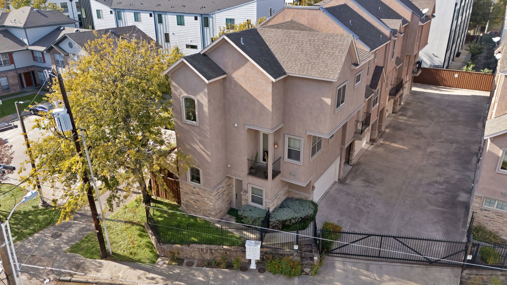 4515 Lafayette Street 1