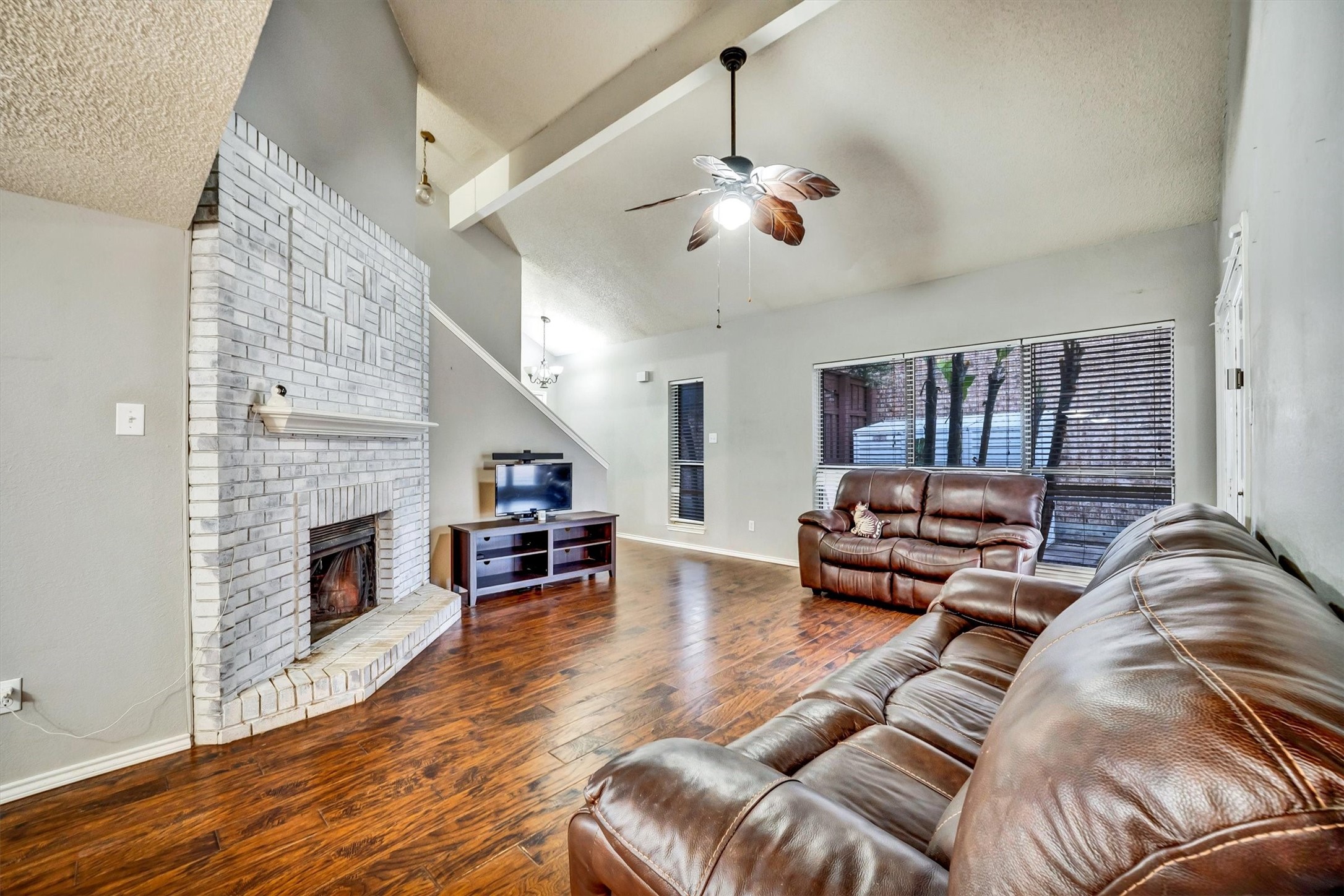 1606 Kingspoint Drive