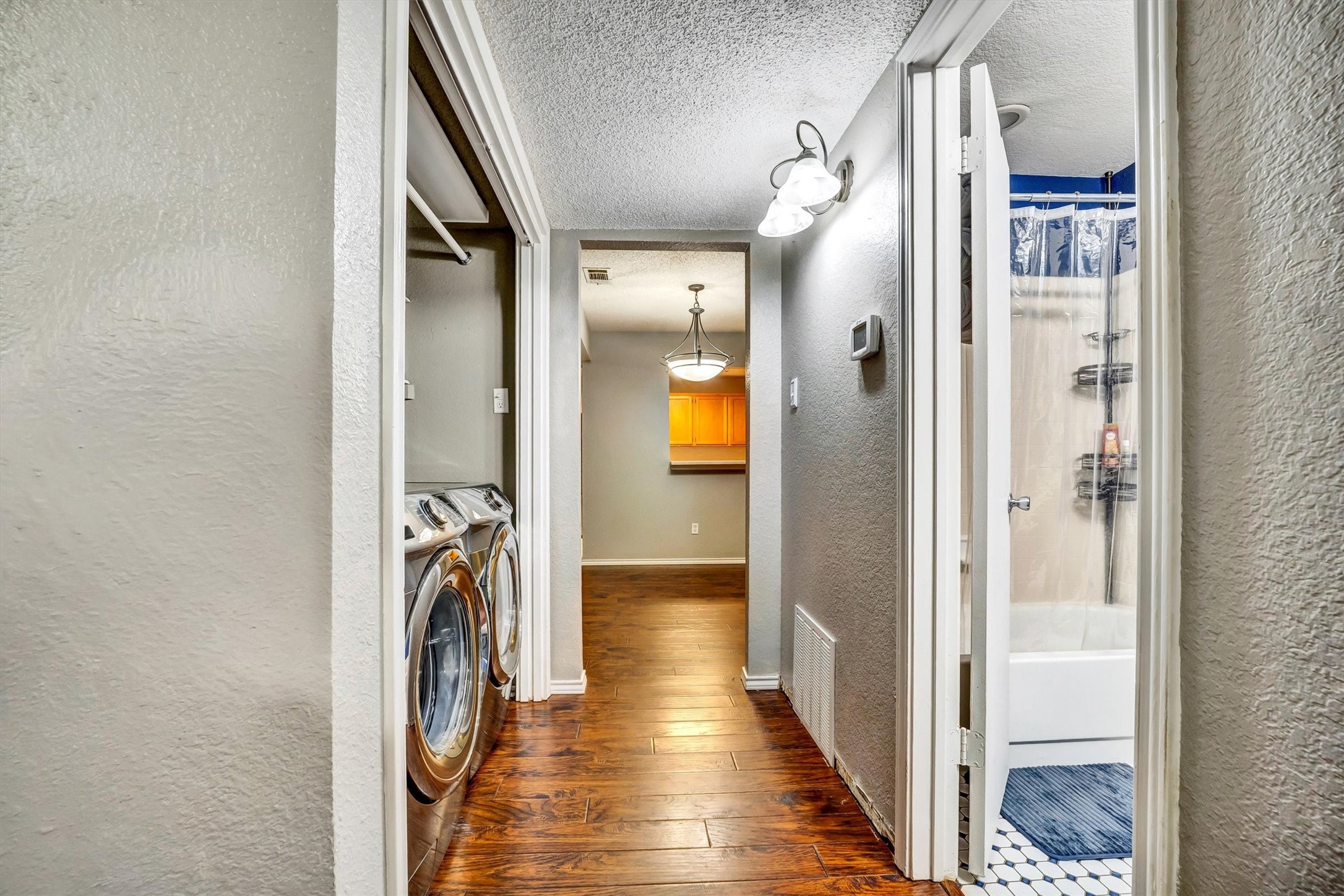 1606 Kingspoint Drive