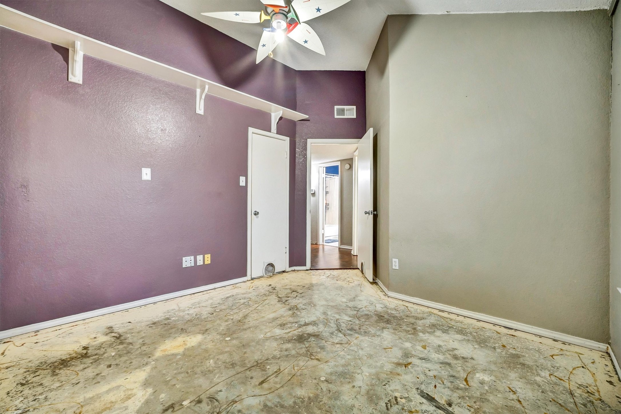 1606 Kingspoint Drive