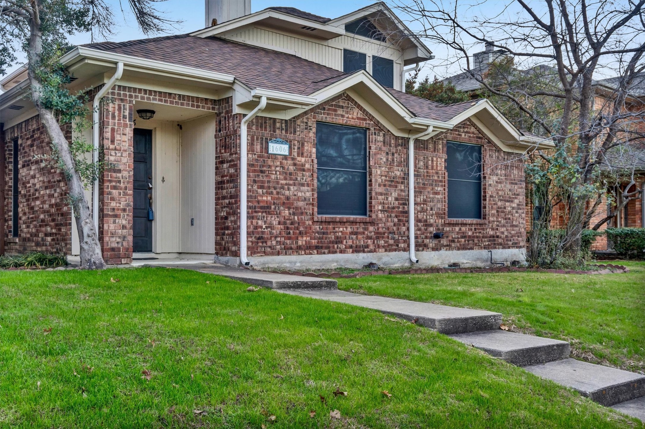 1606 Kingspoint Drive
