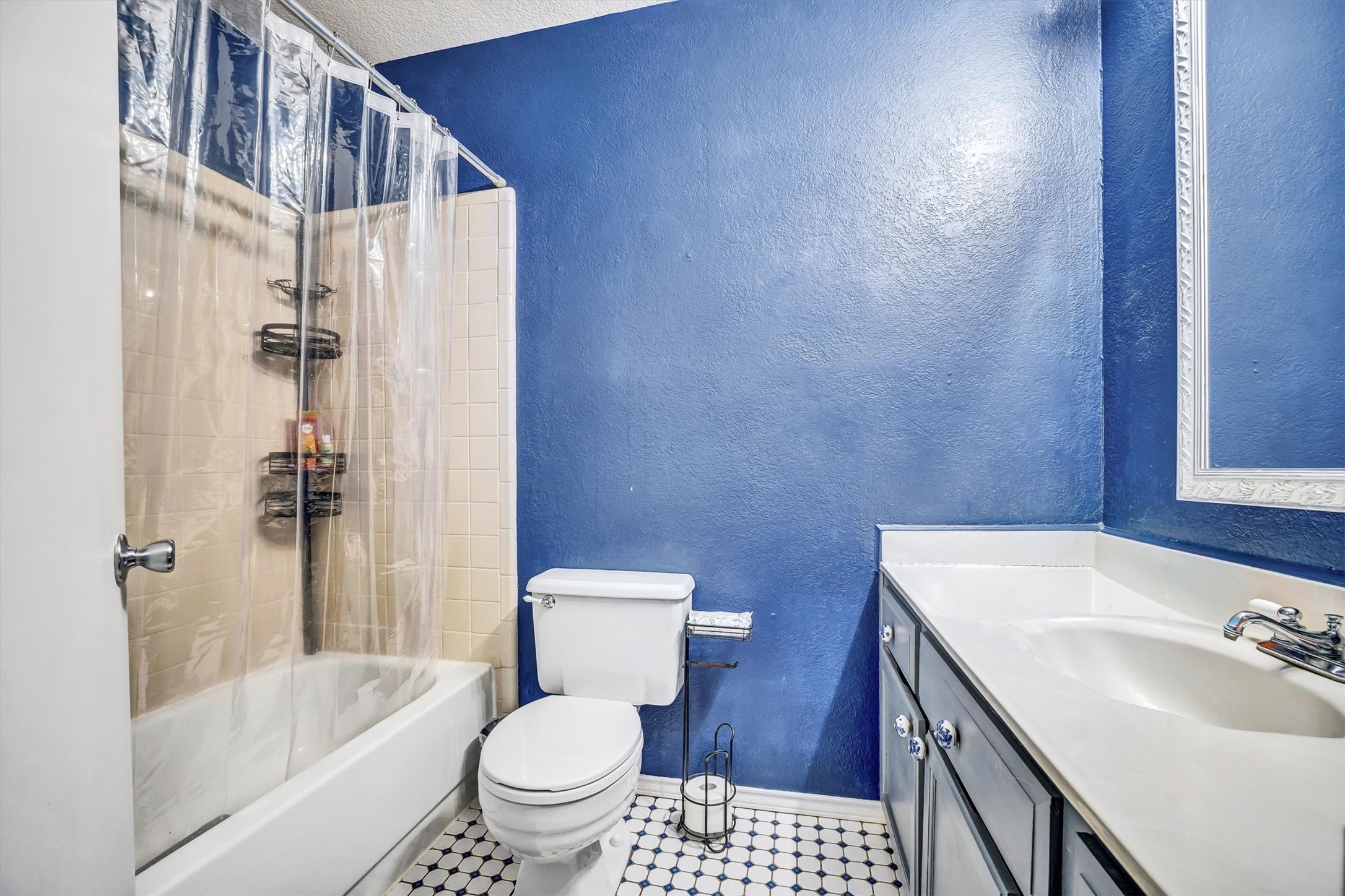 1606 Kingspoint Drive