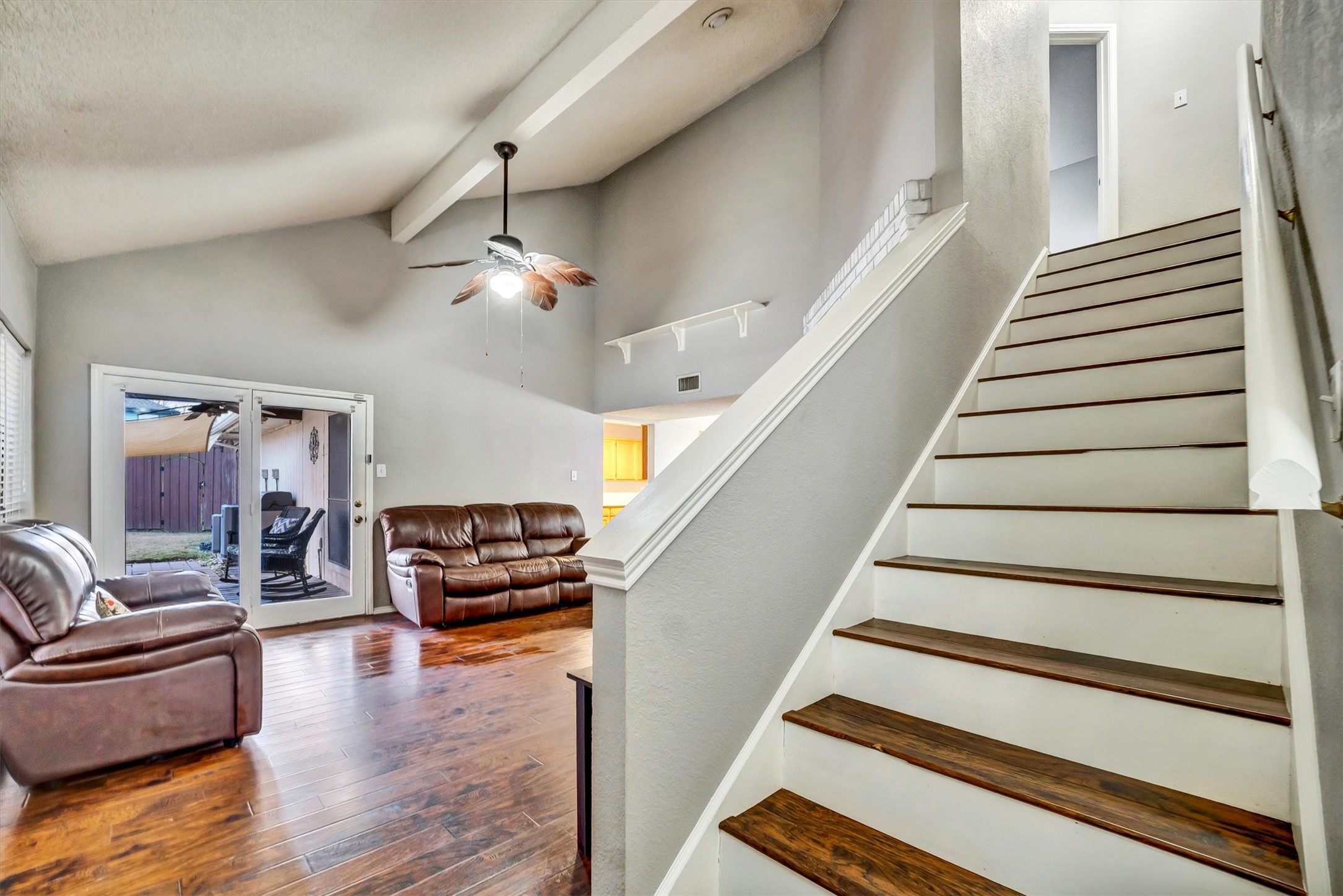 1606 Kingspoint Drive