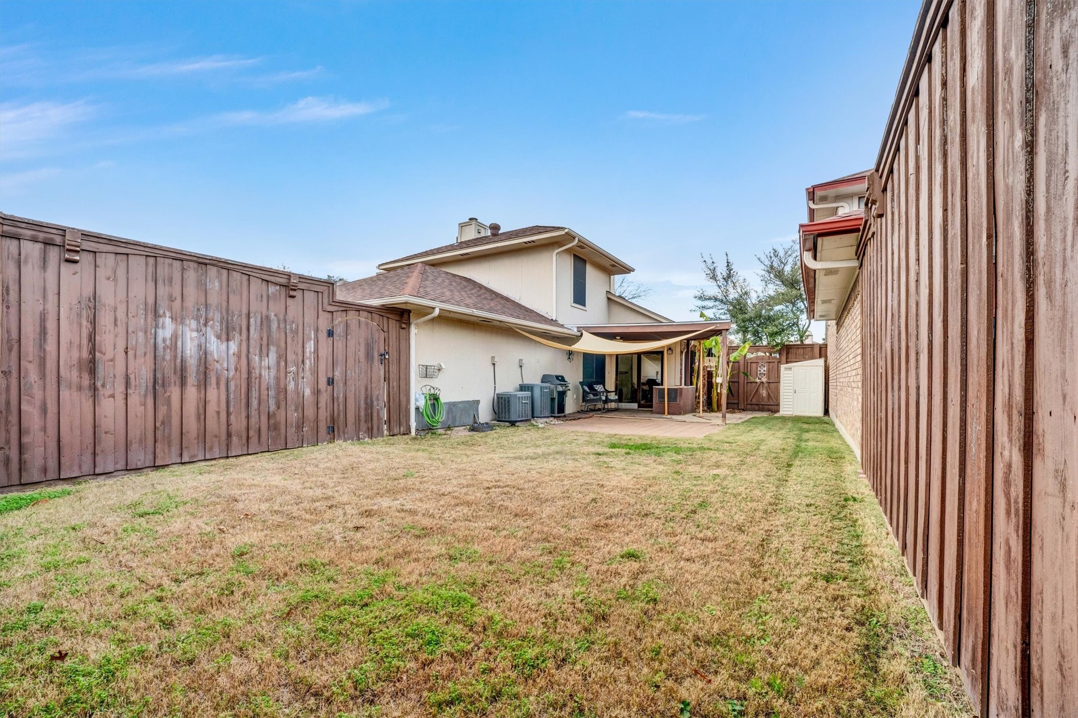 1606 Kingspoint Drive