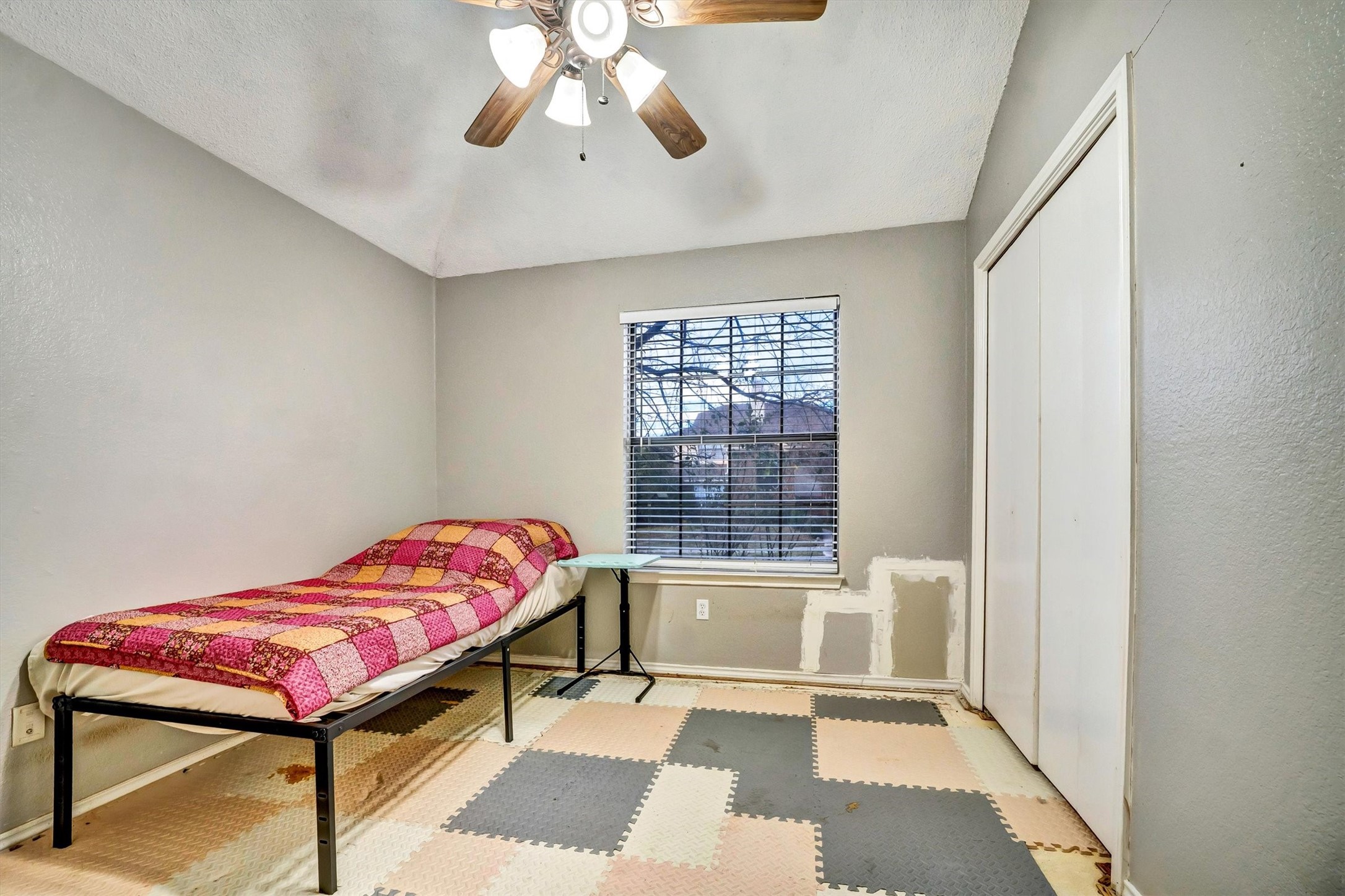 1606 Kingspoint Drive