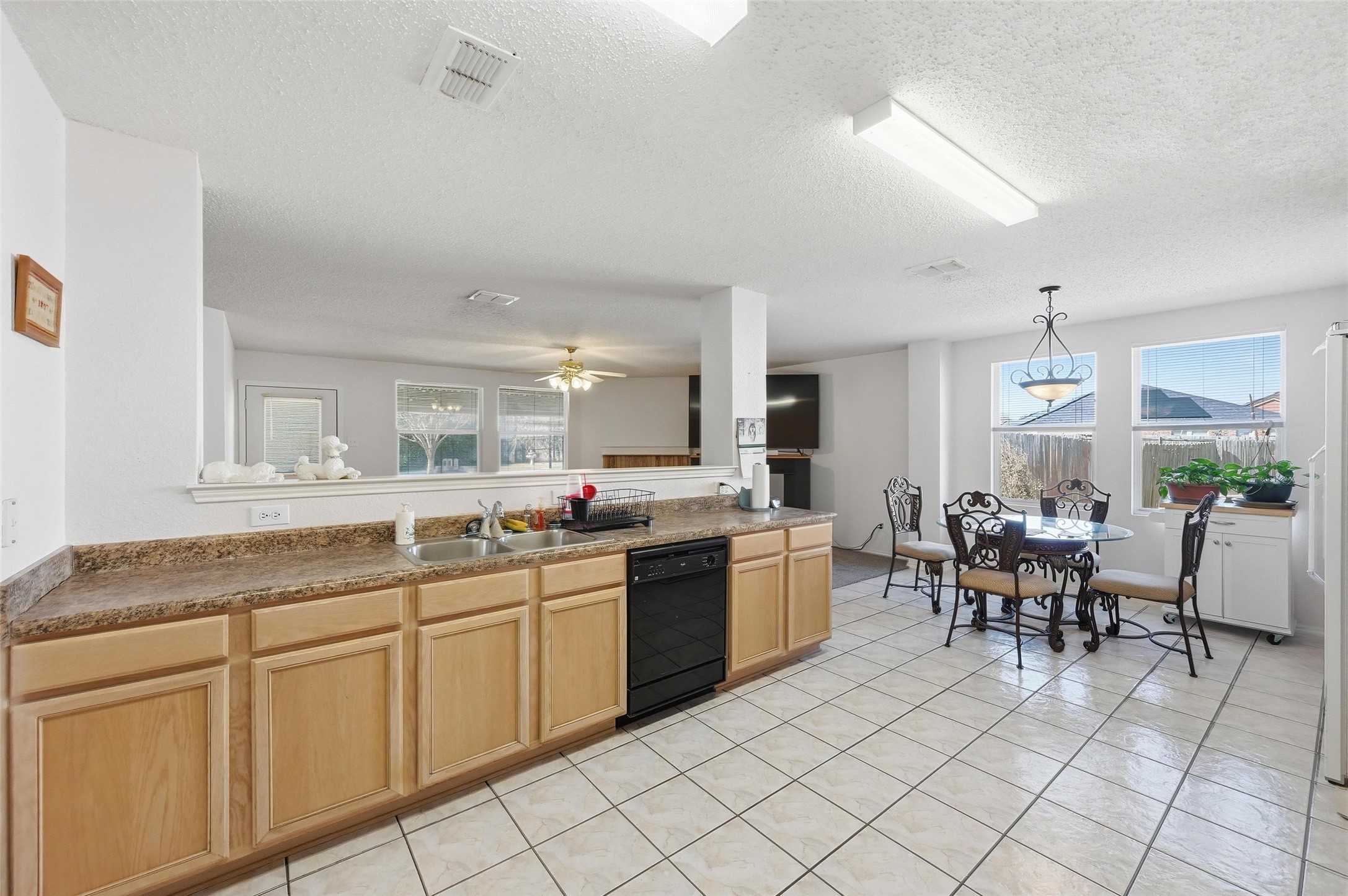 2215 Coyote Trail