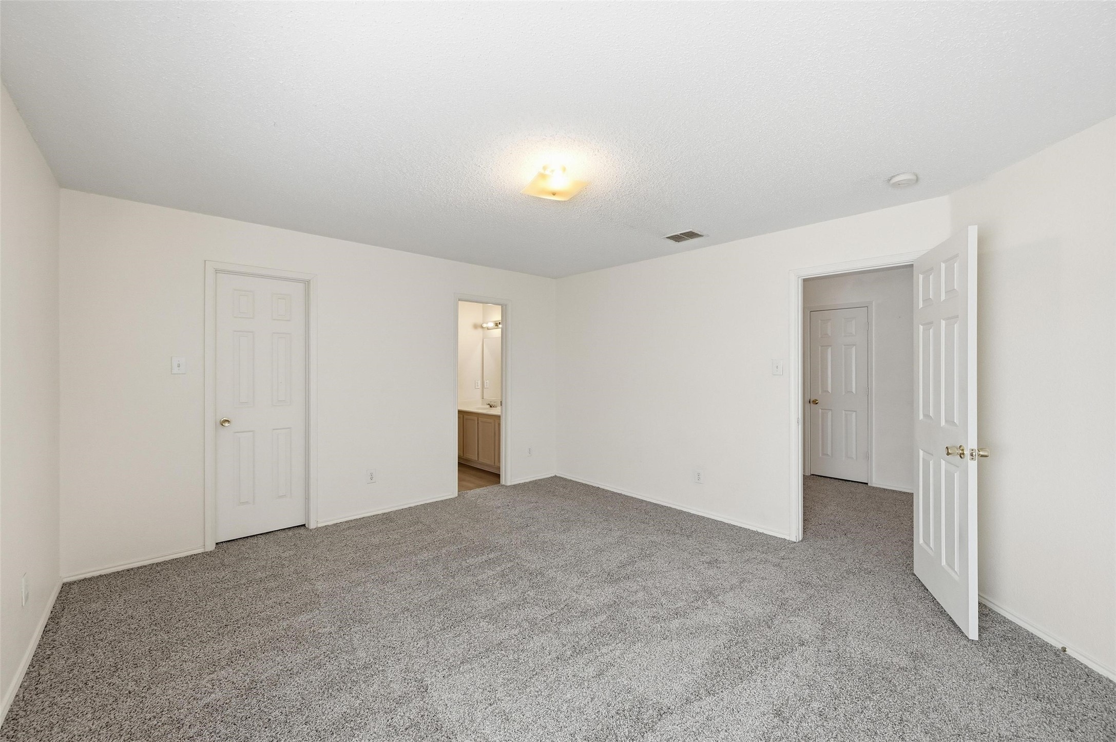 2215 Coyote Trail