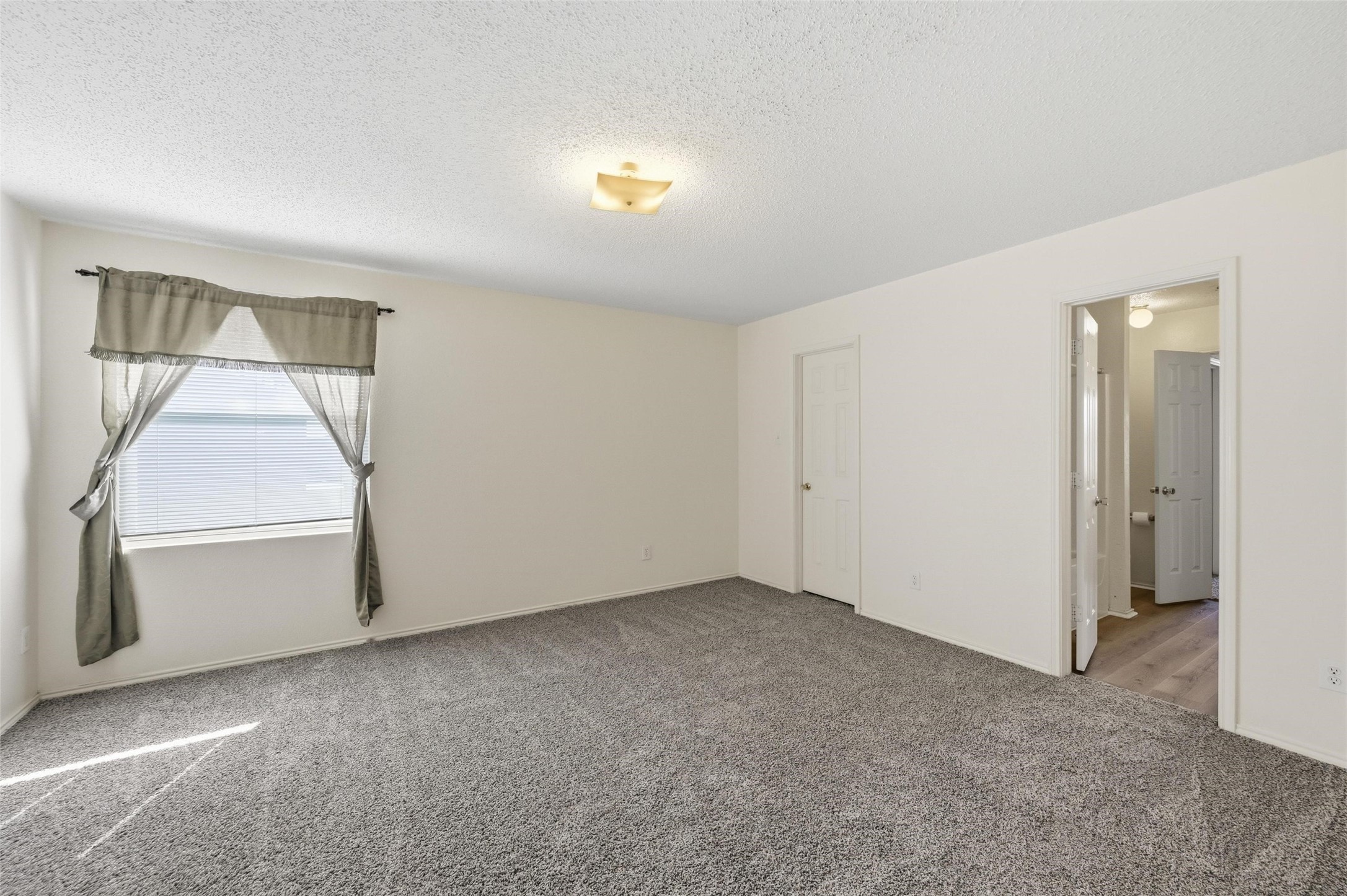 2215 Coyote Trail