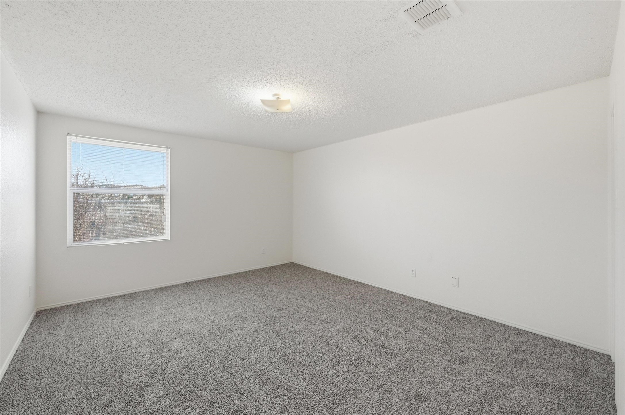 2215 Coyote Trail