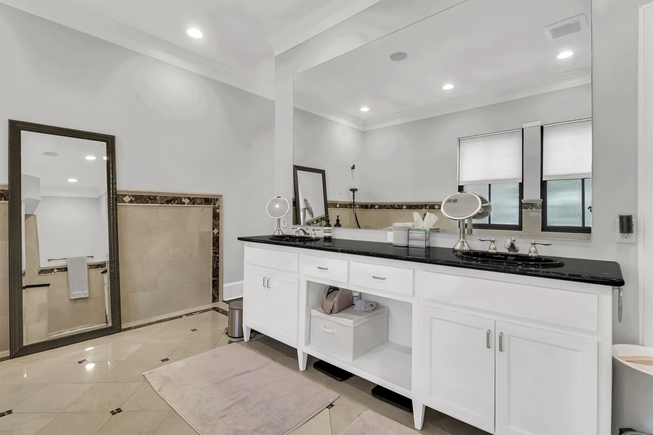 4330 Gilbert Avenue C