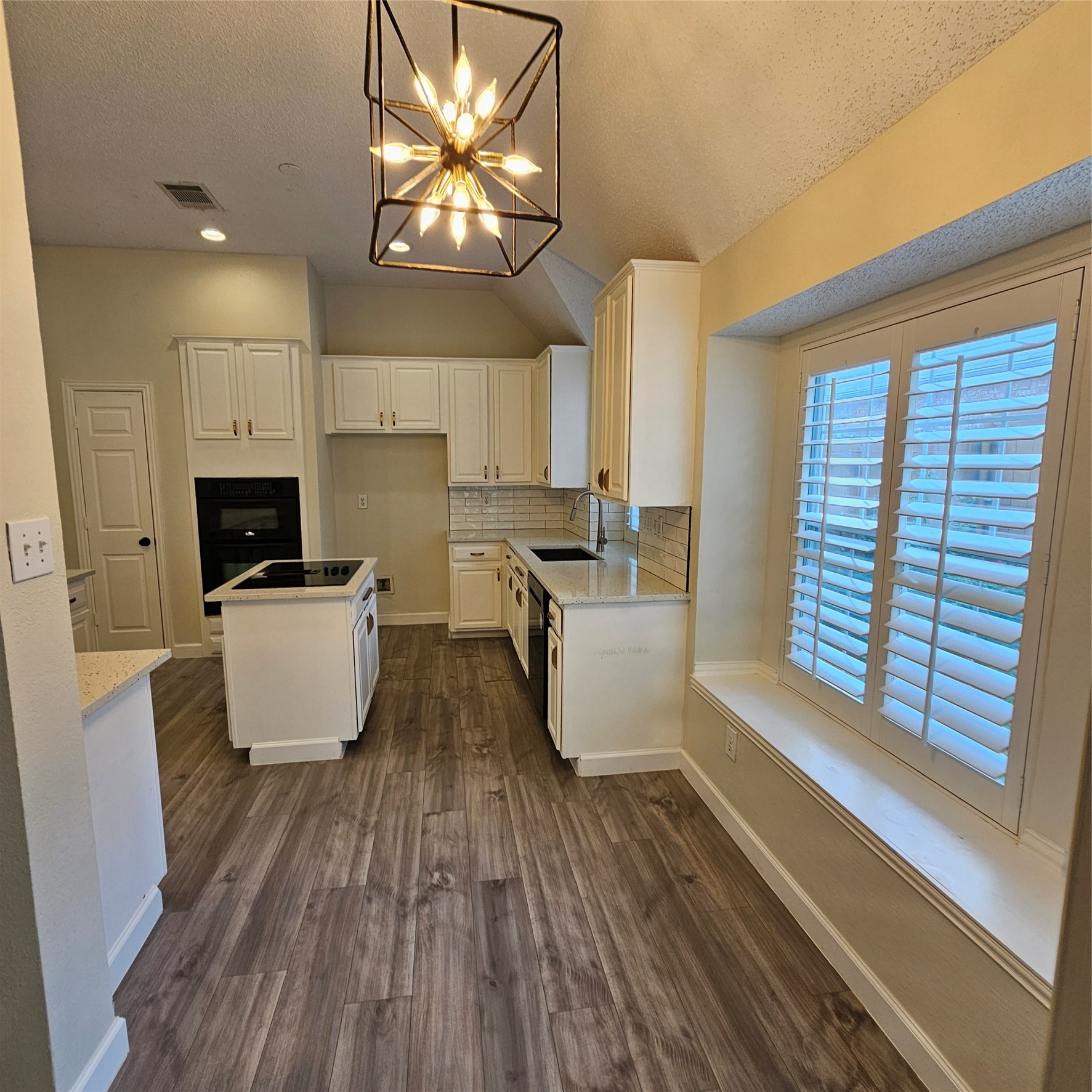 2817 Oleander Drive