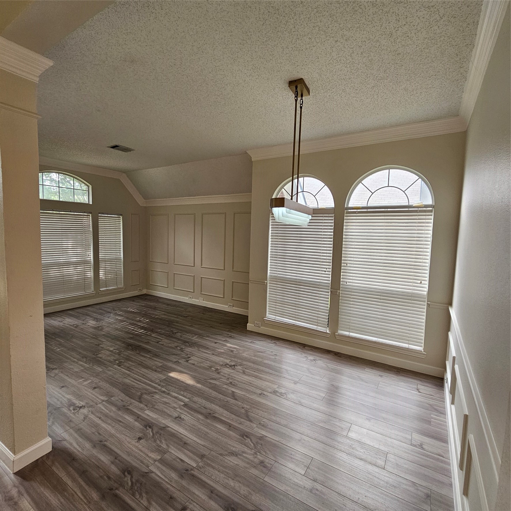 2817 Oleander Drive