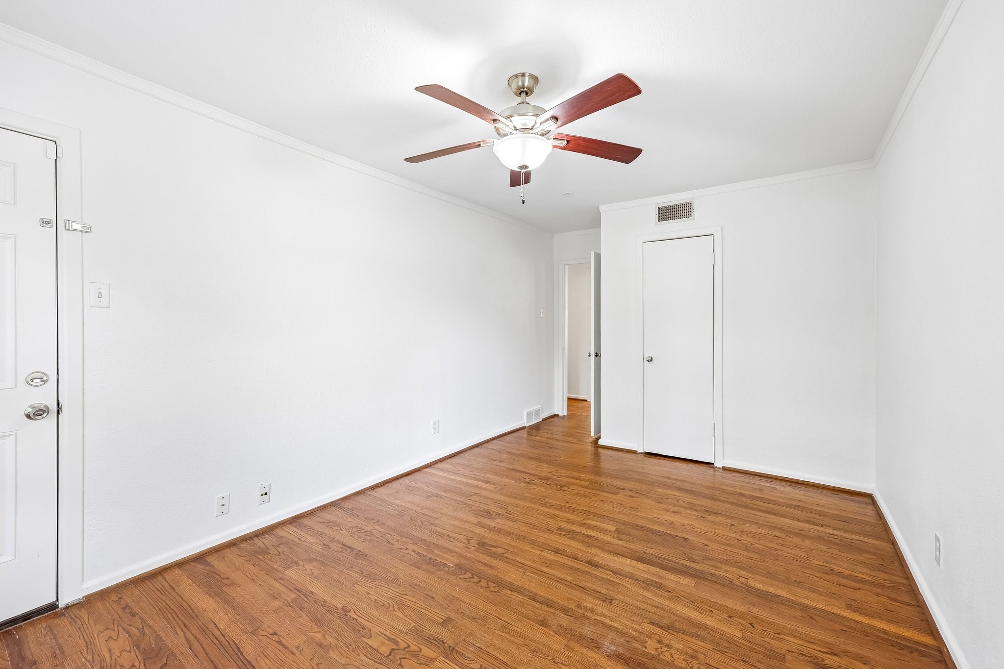 917 De Witt Circle