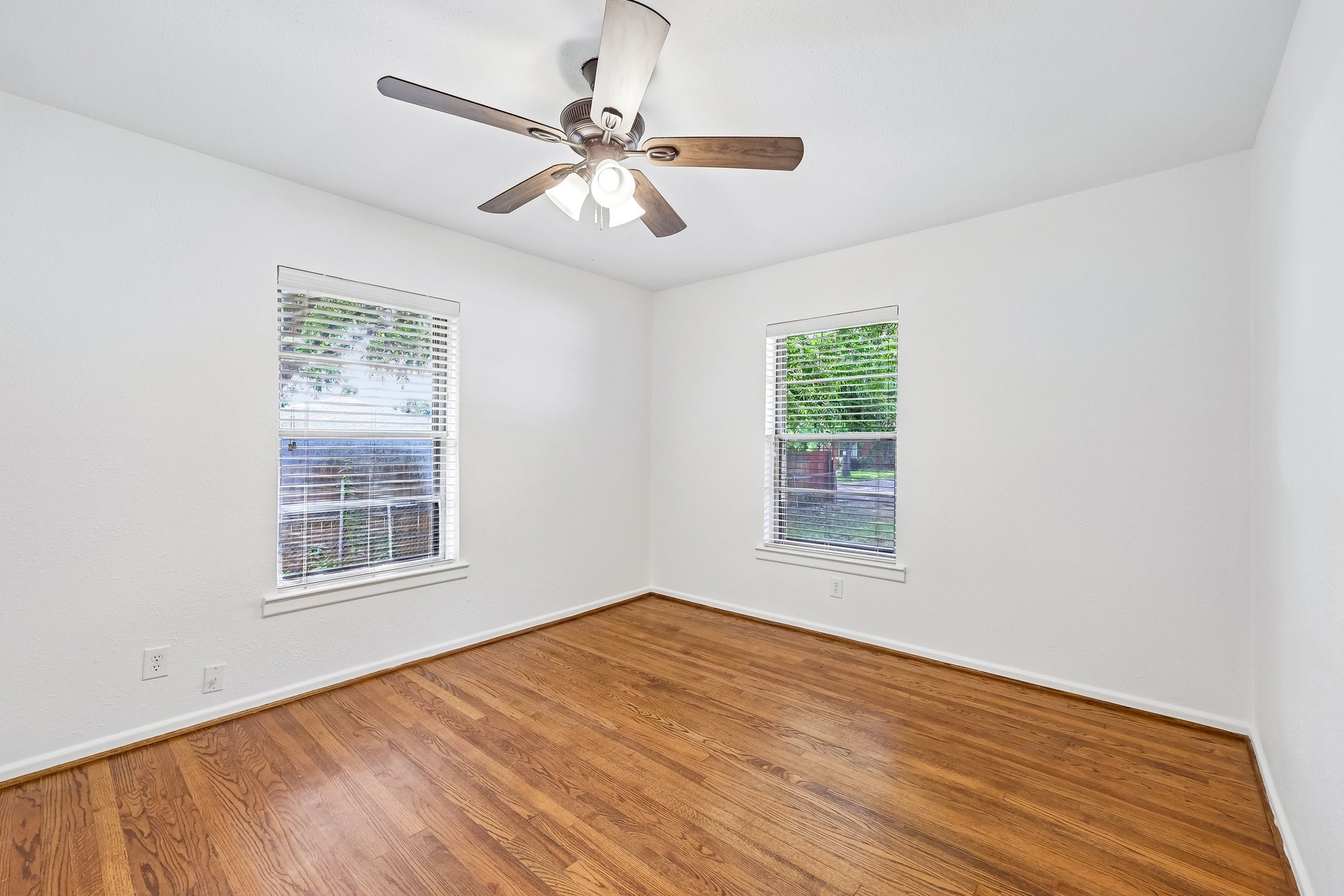 917 De Witt Circle