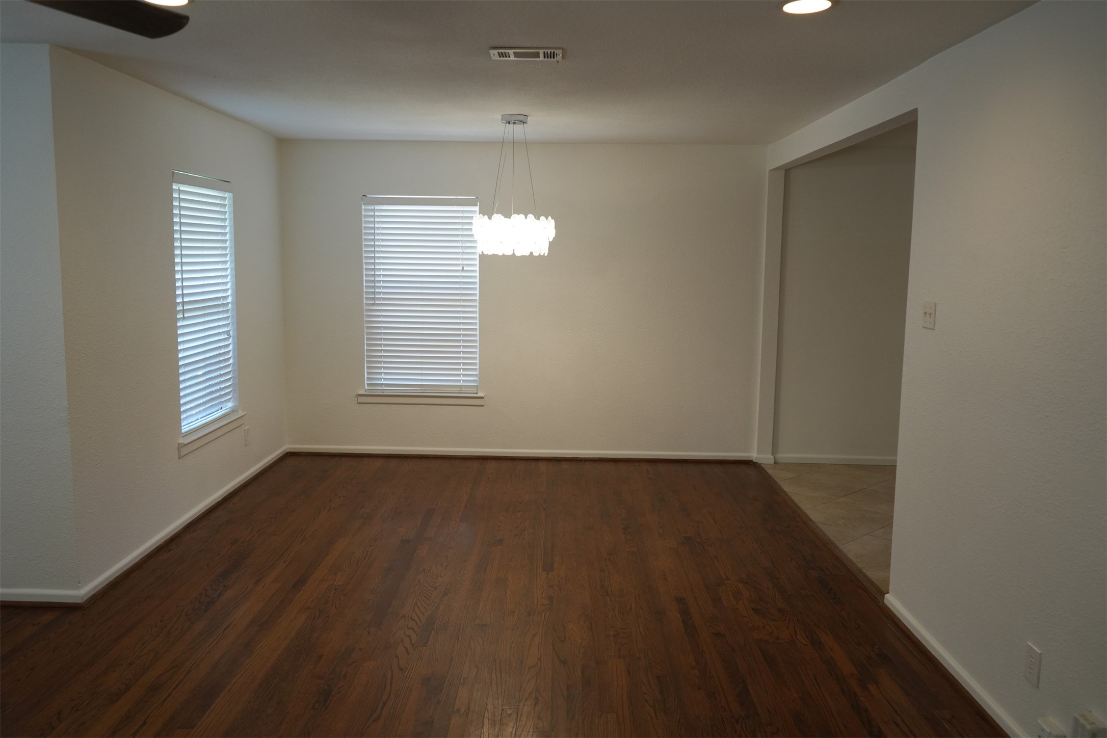 917 De Witt Circle