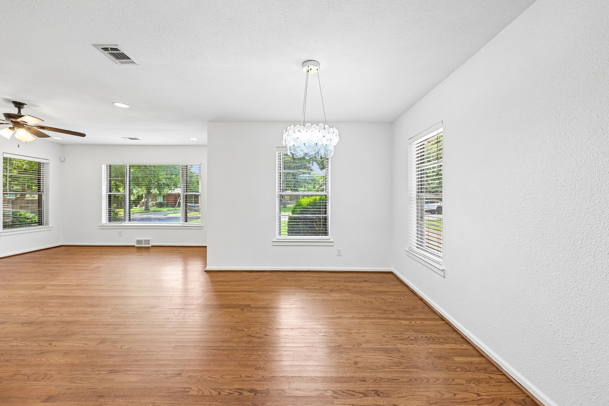 917 De Witt Circle