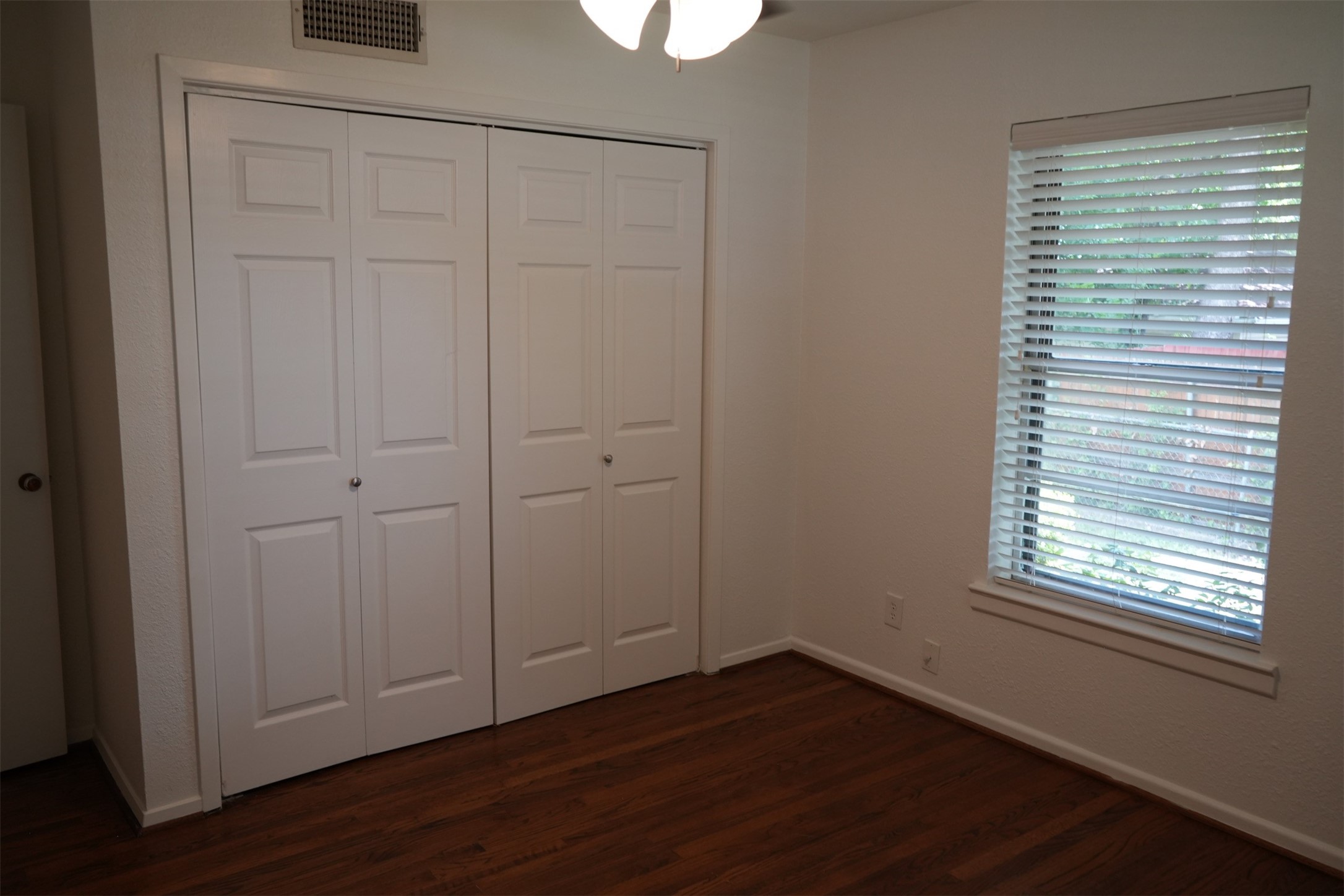 917 De Witt Circle