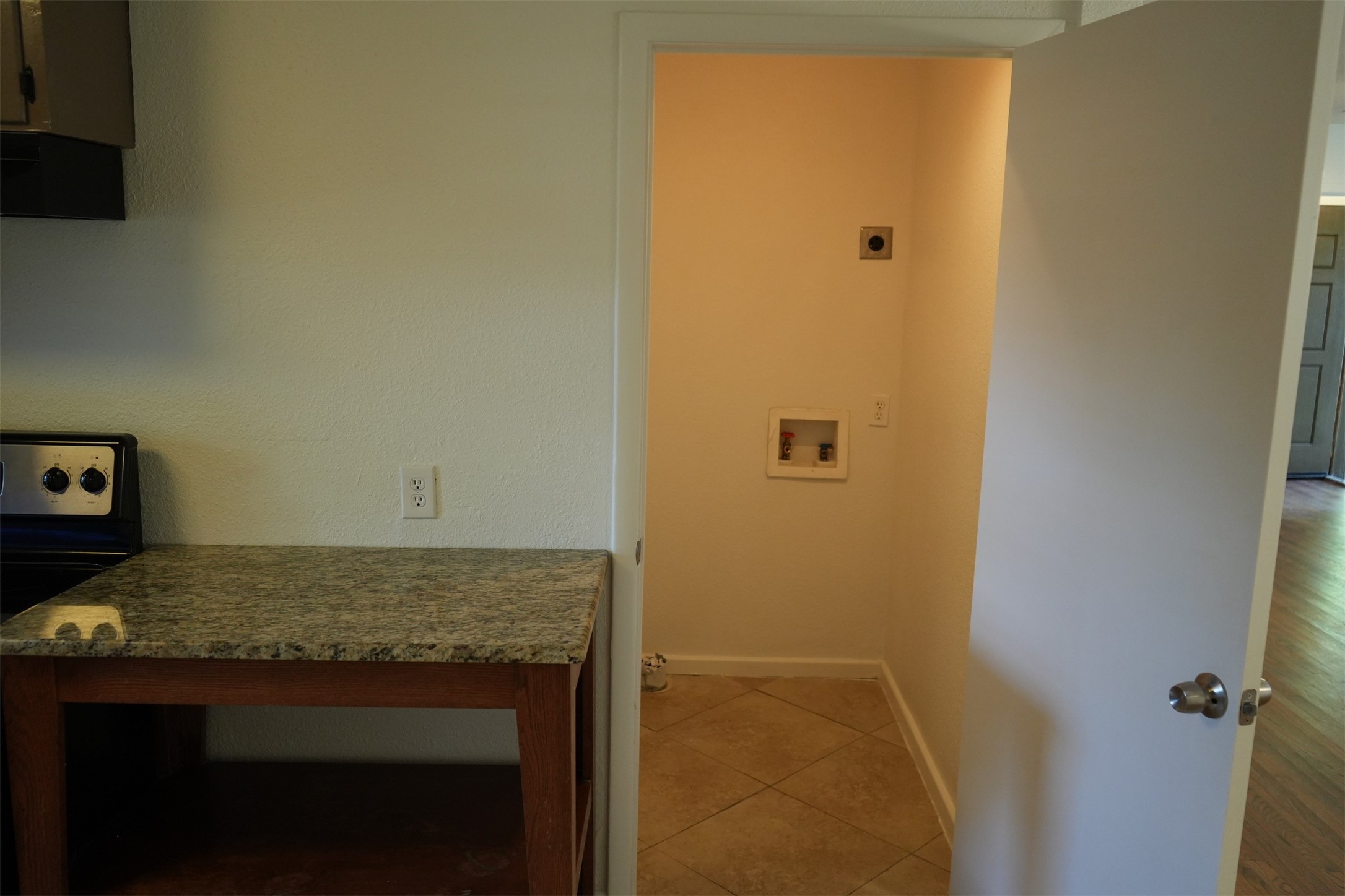 917 De Witt Circle
