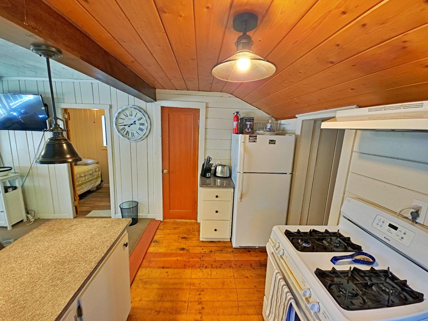54696 Crane Valley