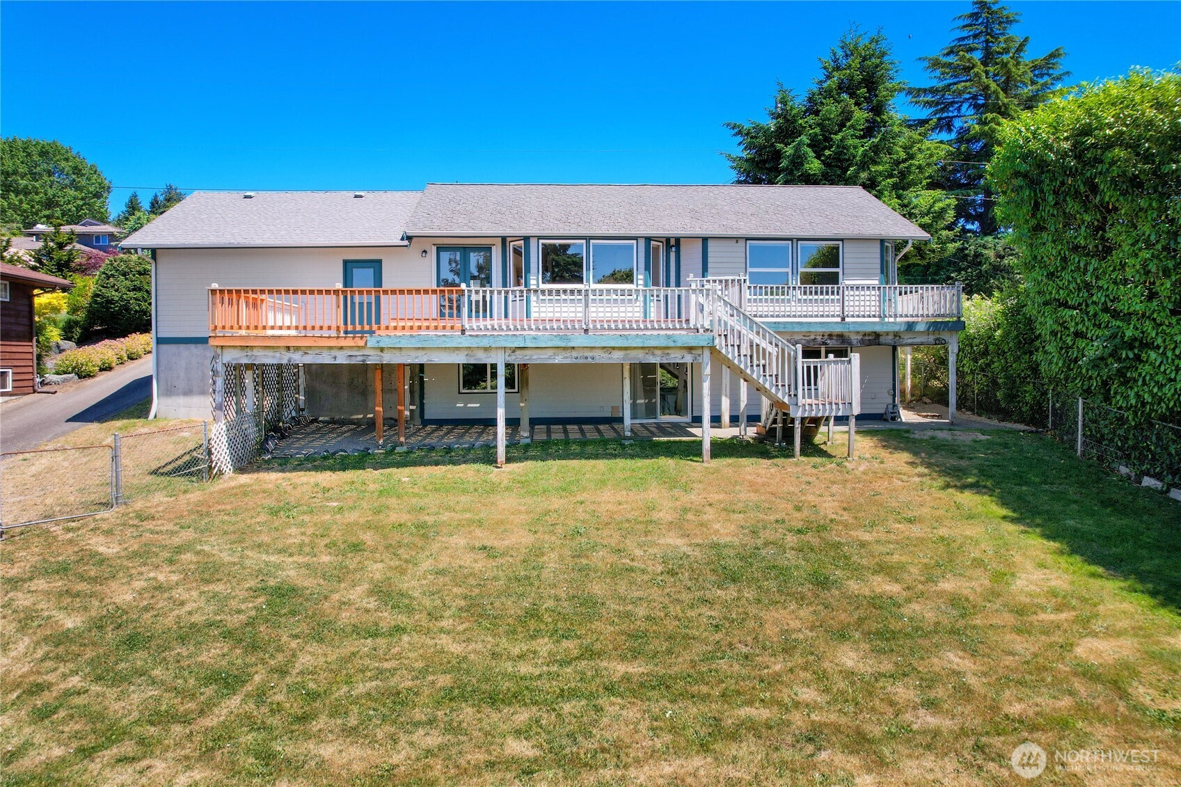 3525 Harbel Drive NE