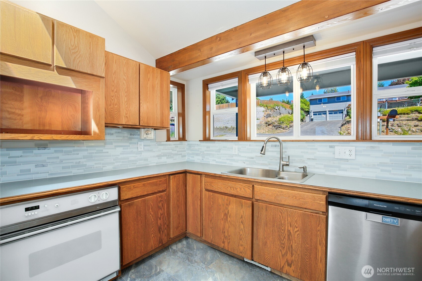 3525 Harbel Drive NE