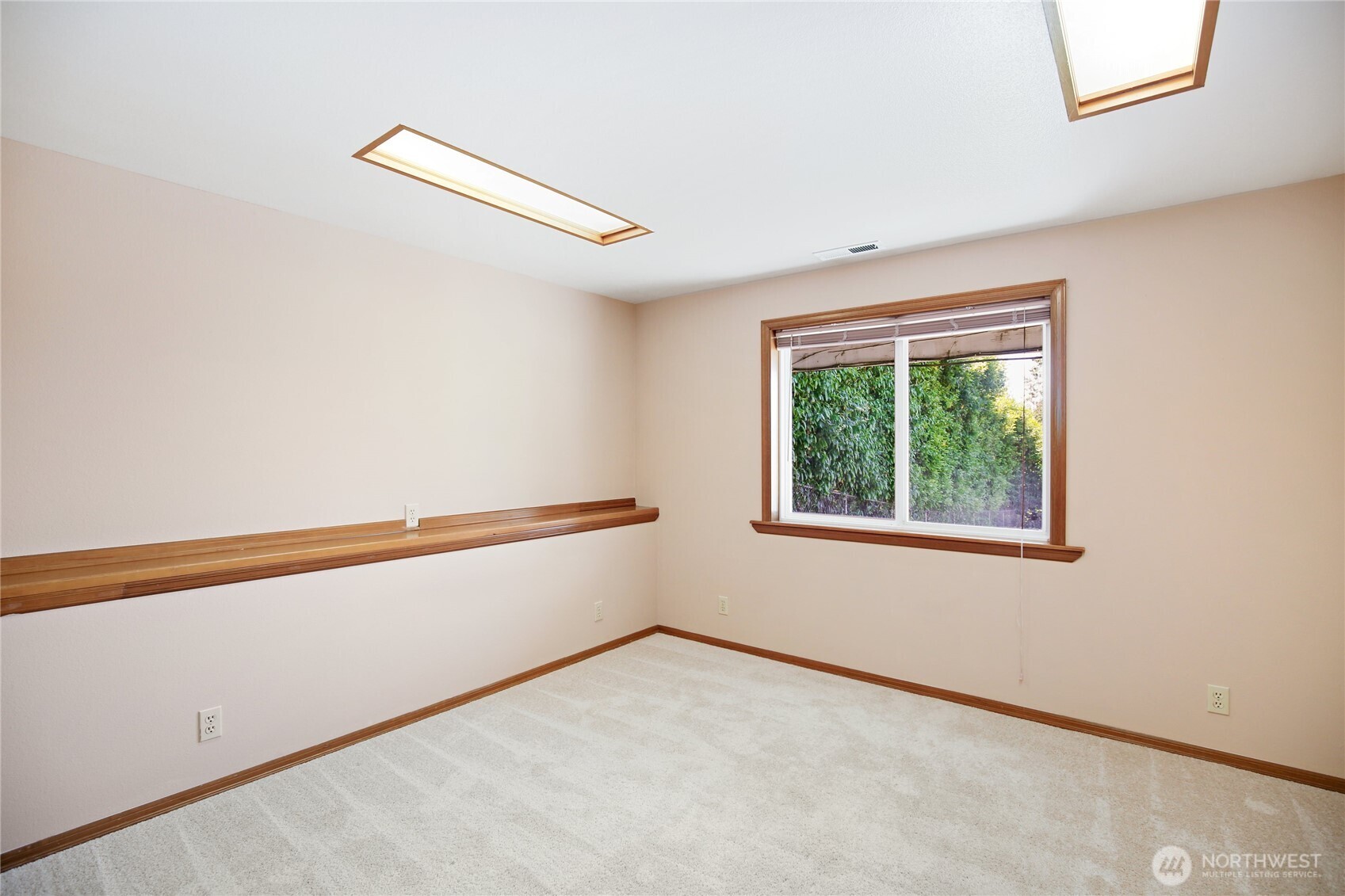 3525 Harbel Drive NE