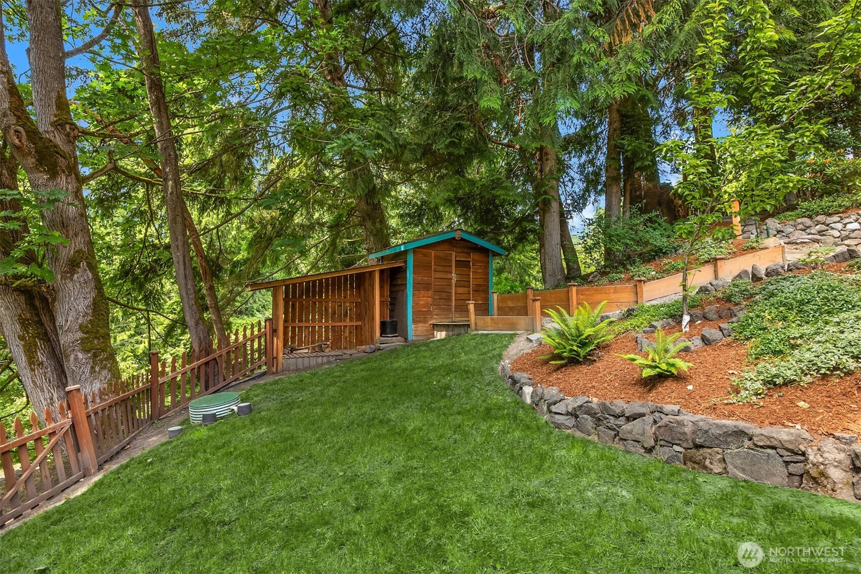 5724 NE Spruce Drive