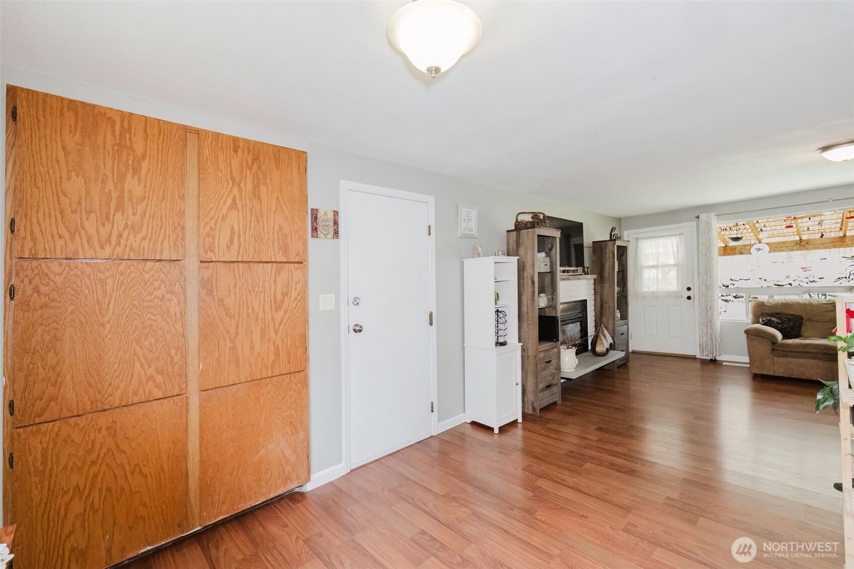 7029 Parkdale Drive NW