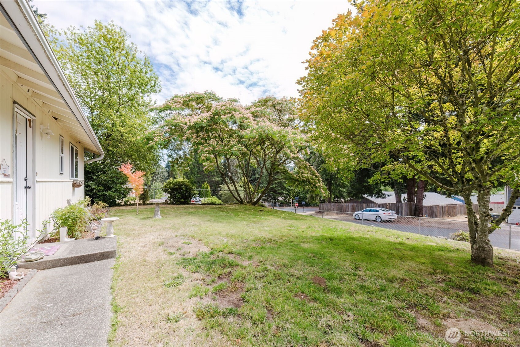 7029 Parkdale Drive NW