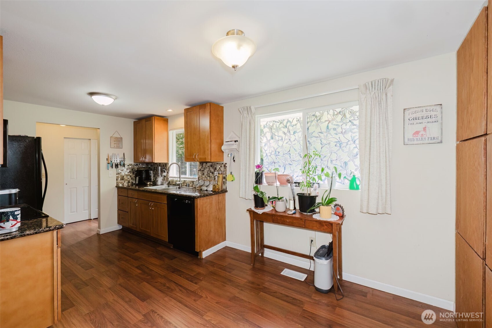 7029 Parkdale Drive NW