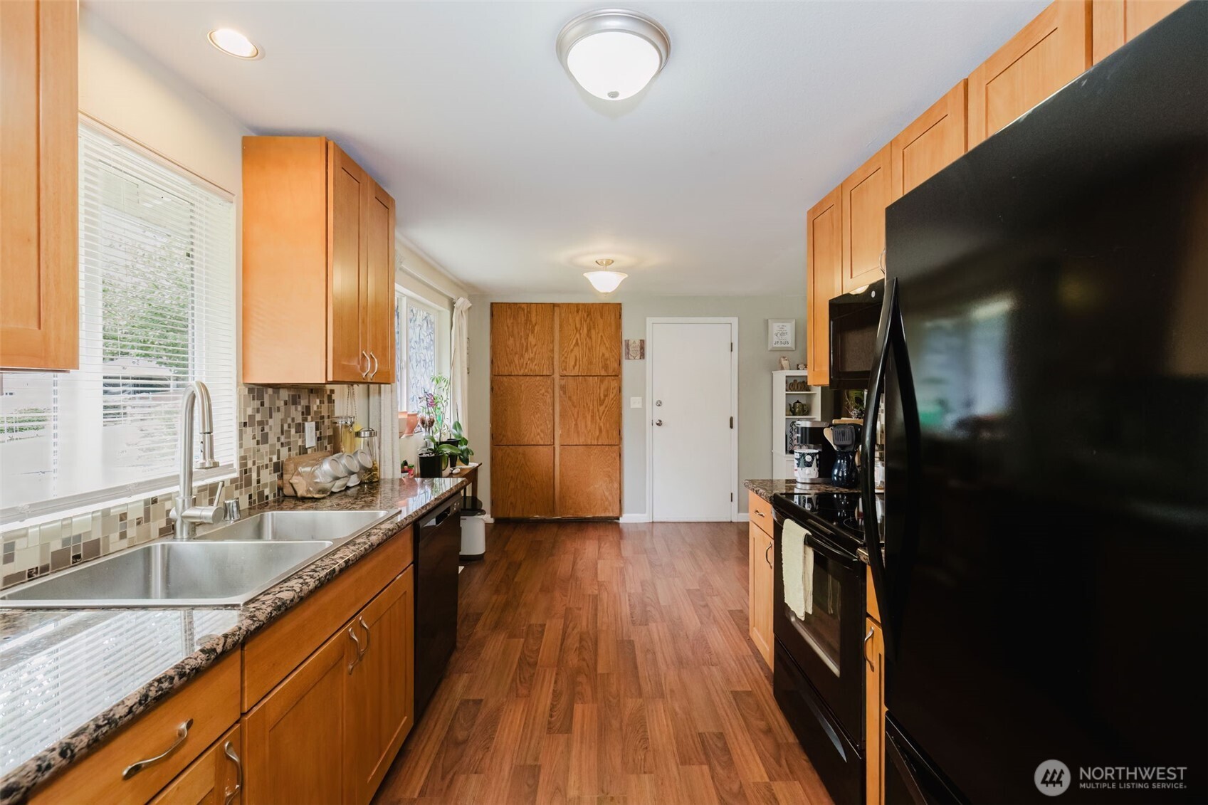 7029 Parkdale Drive NW